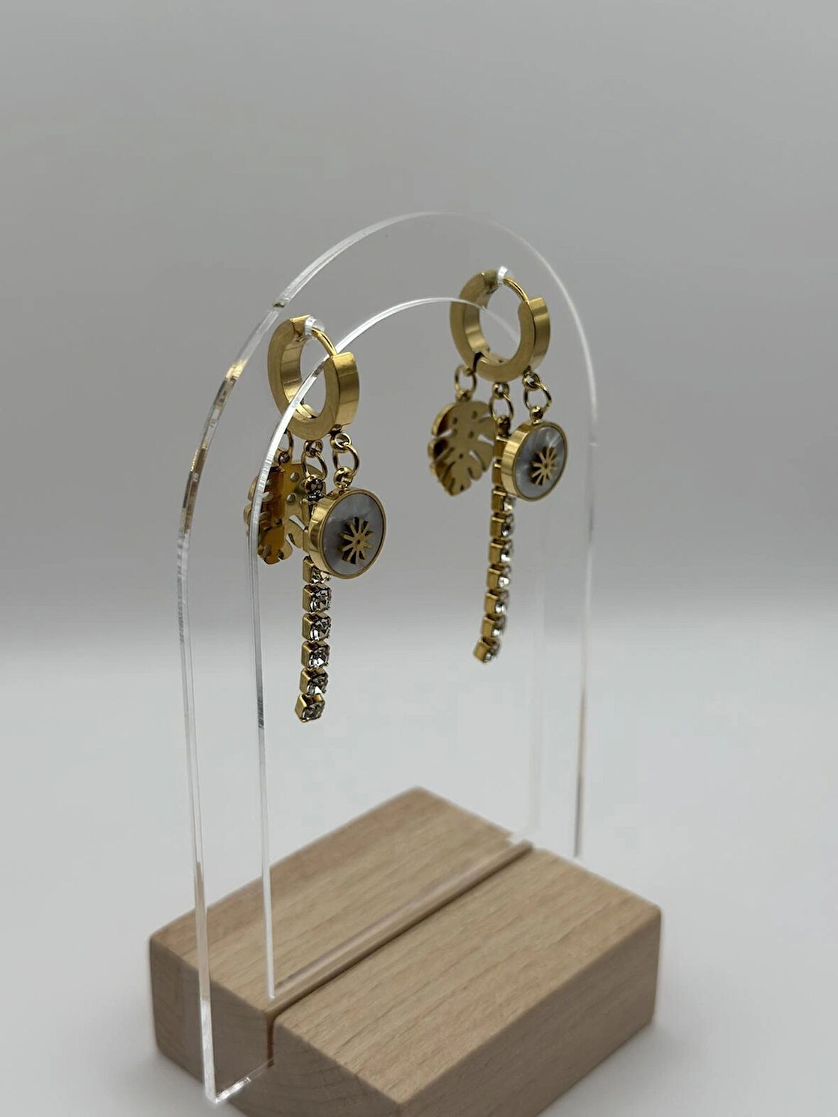 Çelik Zirkon Taşlı Göz Sallantılı Küpe