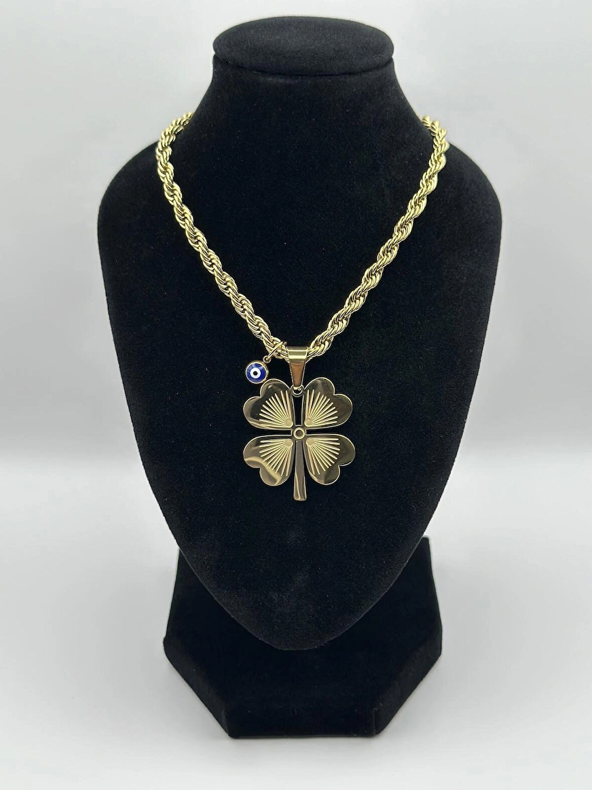 Çelik Nazar Boncuklu Yoncalı Kolye