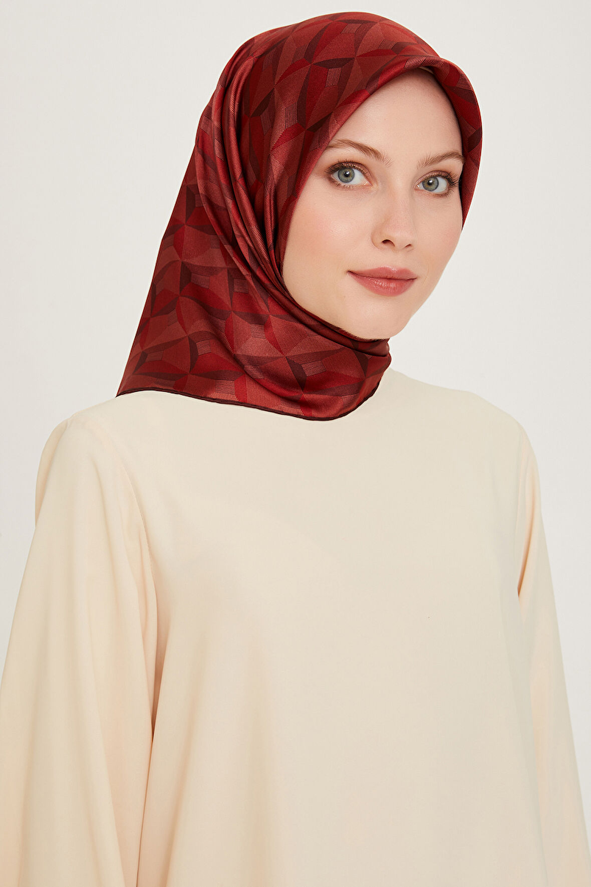 Armine Nostalji Serisi İpek Twill Eşarp 9204D