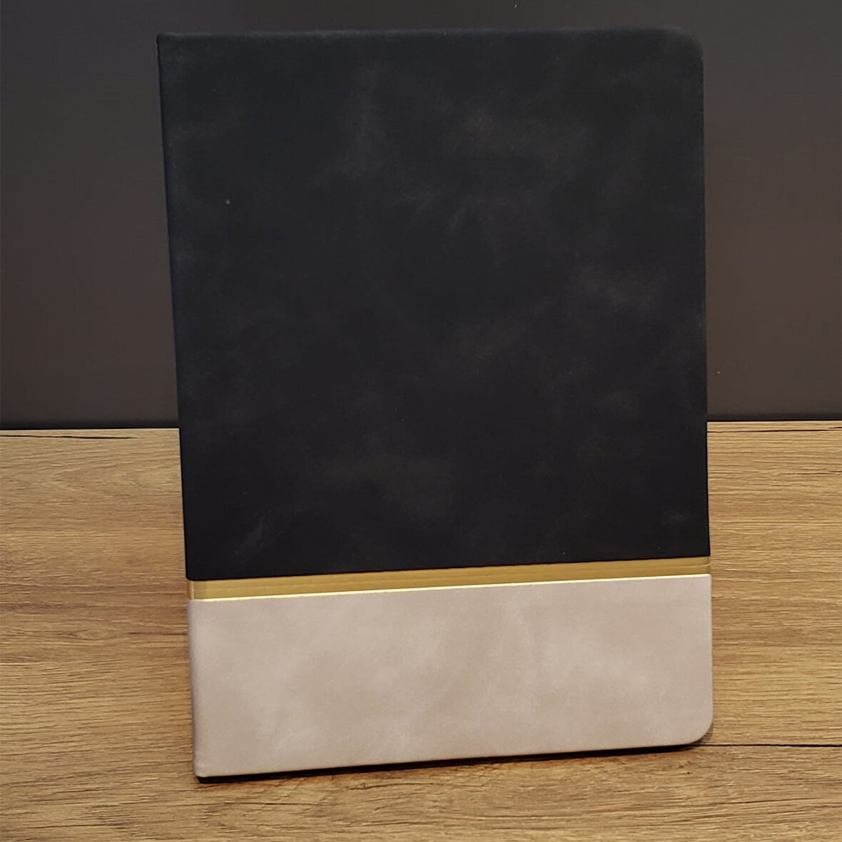 Siyah Çizgili Deri Defter