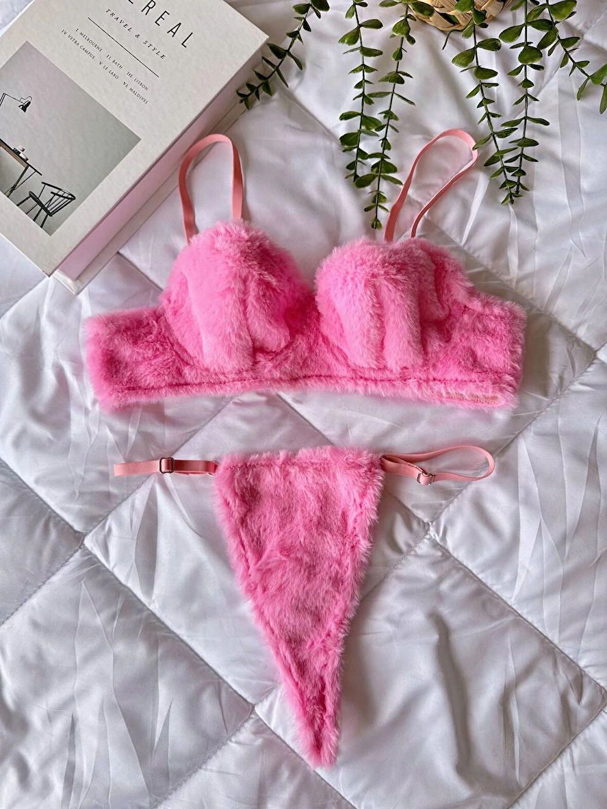 PELUŞ İÇ ÇAMAŞIRI TAKIMI