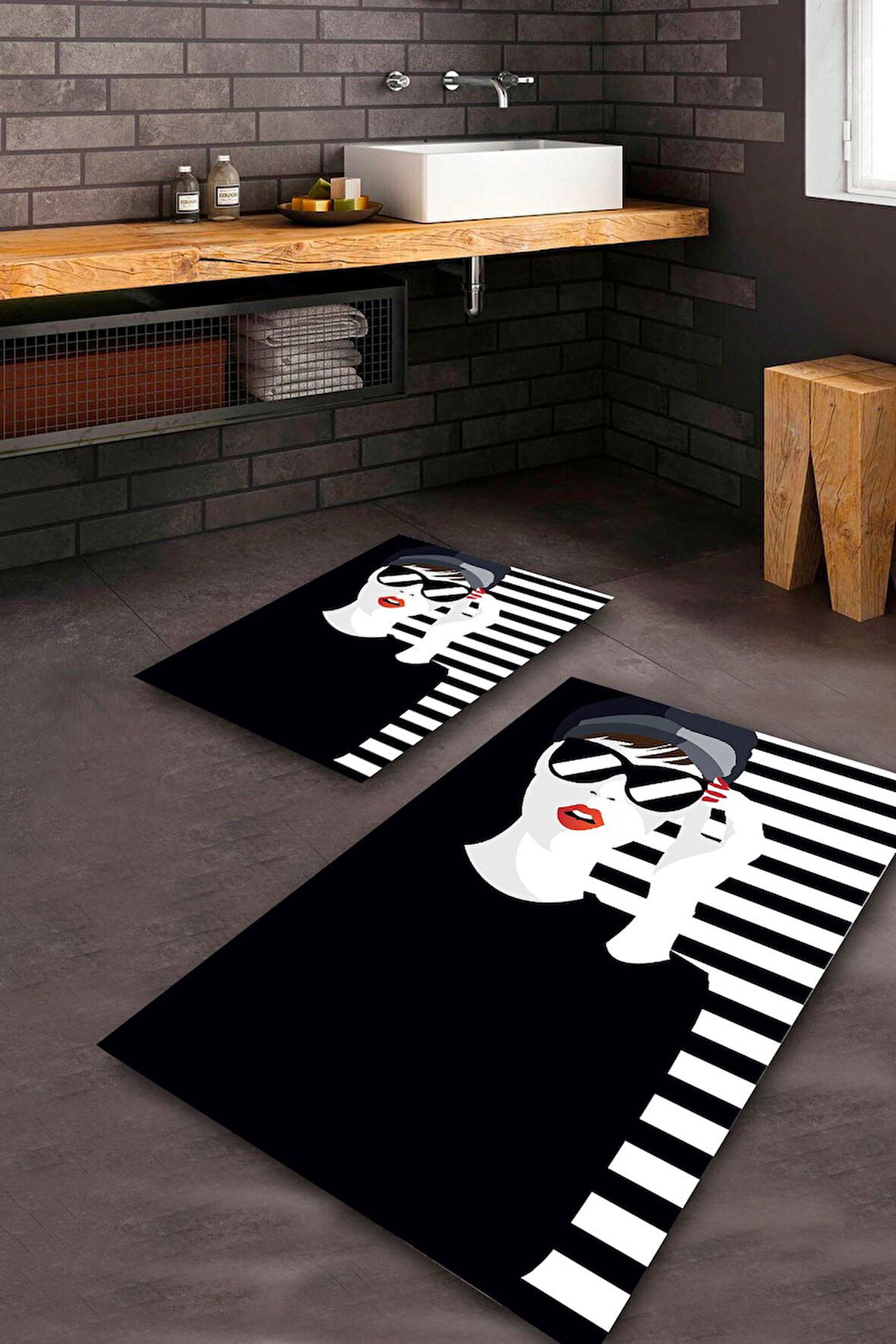 Siyah Pvc Deri Kaymaz Taban Fügürlü Banyo Klozet Takımı Saçaksız BPS-8431