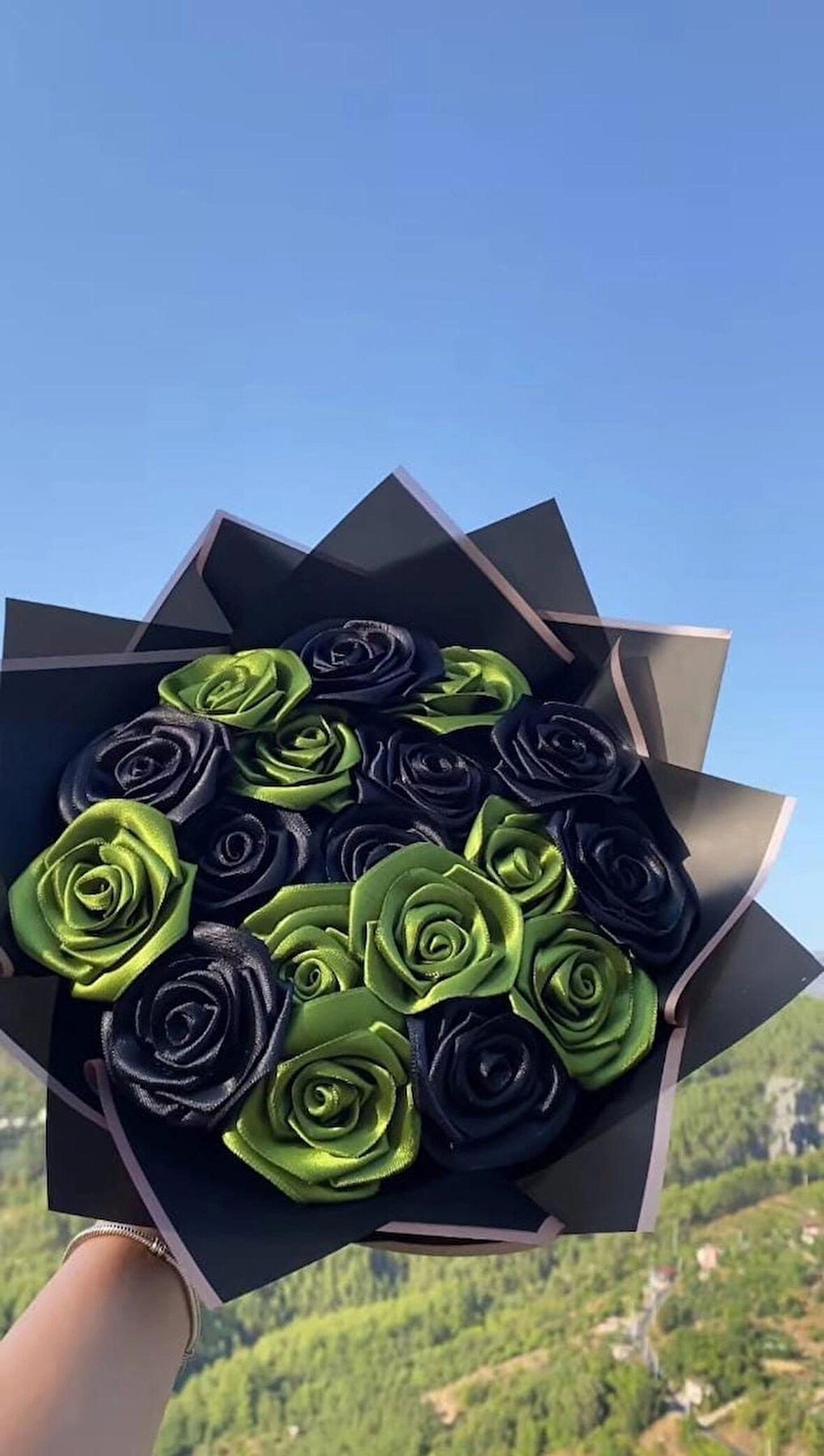 ASKER YEŞİLİ SİYAH KOMBİN GÜL BUKETİ KOKULU
