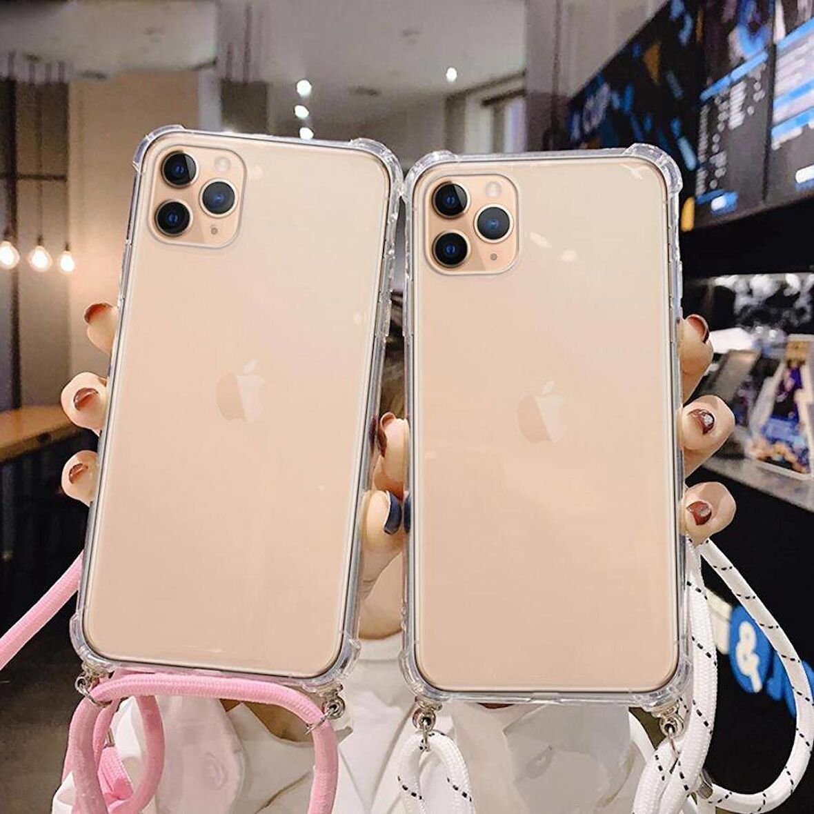 iPhone 11 Pro Max 6.7'' Boyun Askılı İpli Şeffaf Tank Kılıf