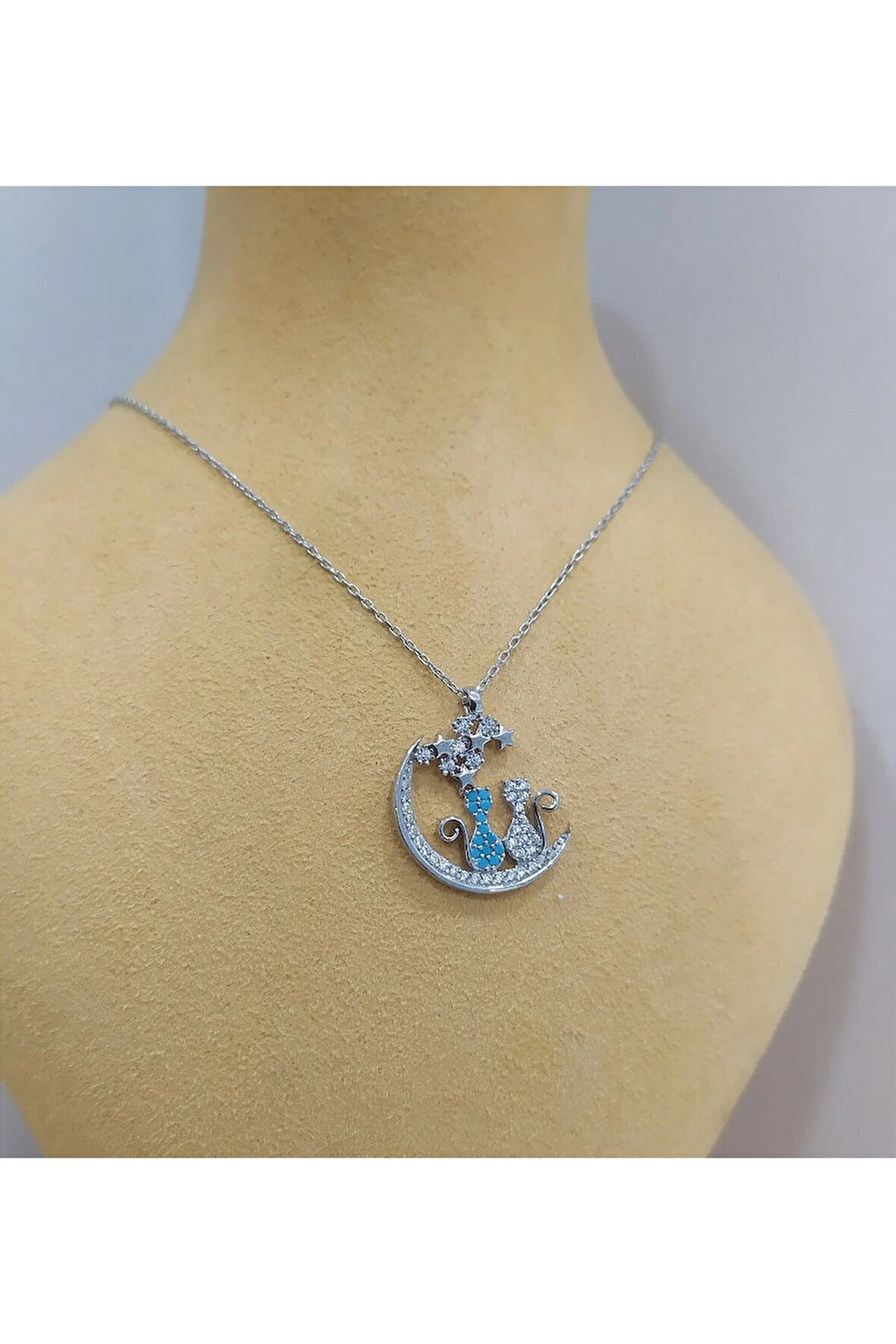 Modahilye 925 Ayar Gümüş Yıldızları Seyreden Kedi Tasarım Aşk Kolyesi