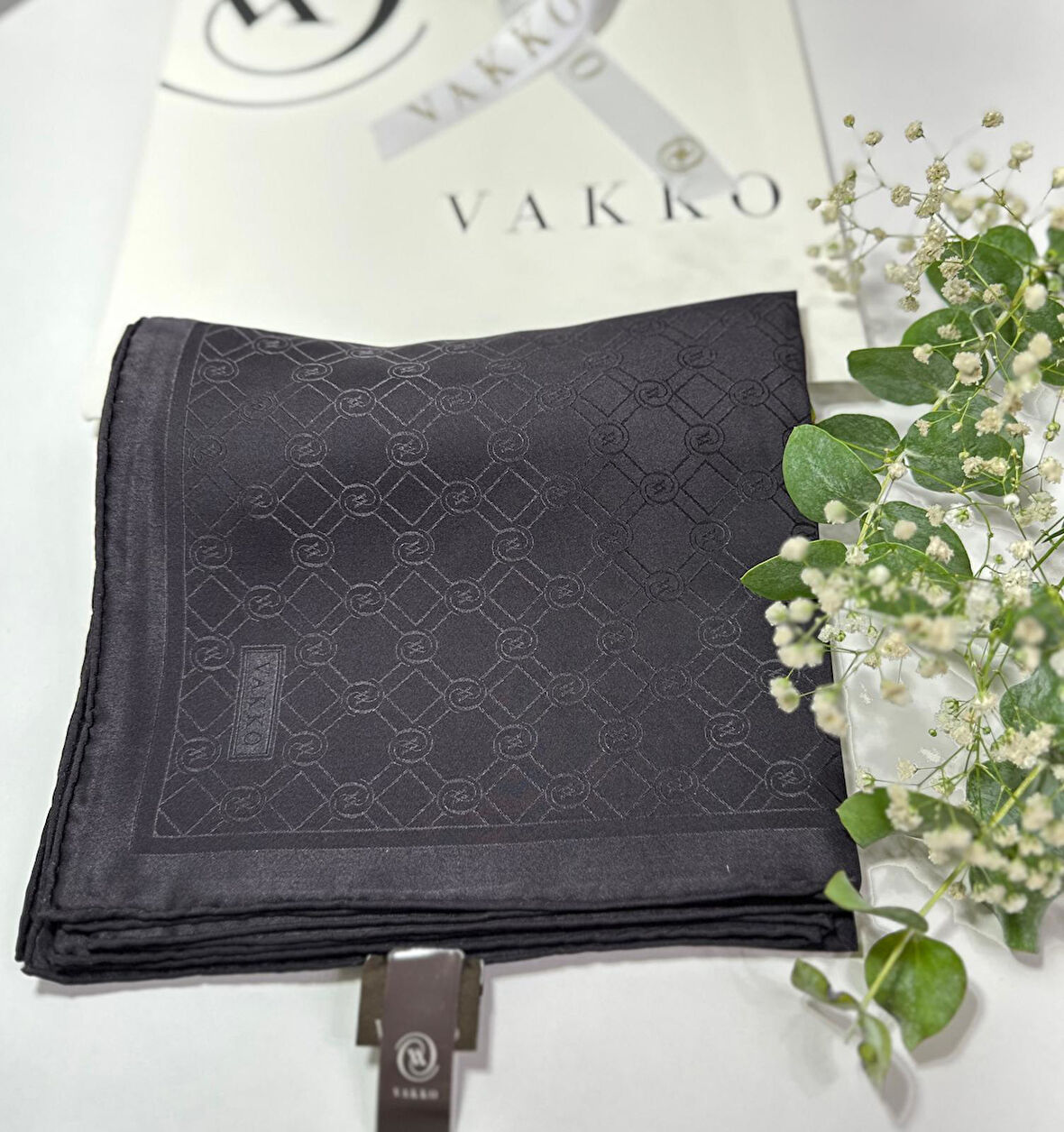 90x90  JAKARLI SAF İPEK EŞARP - 05493