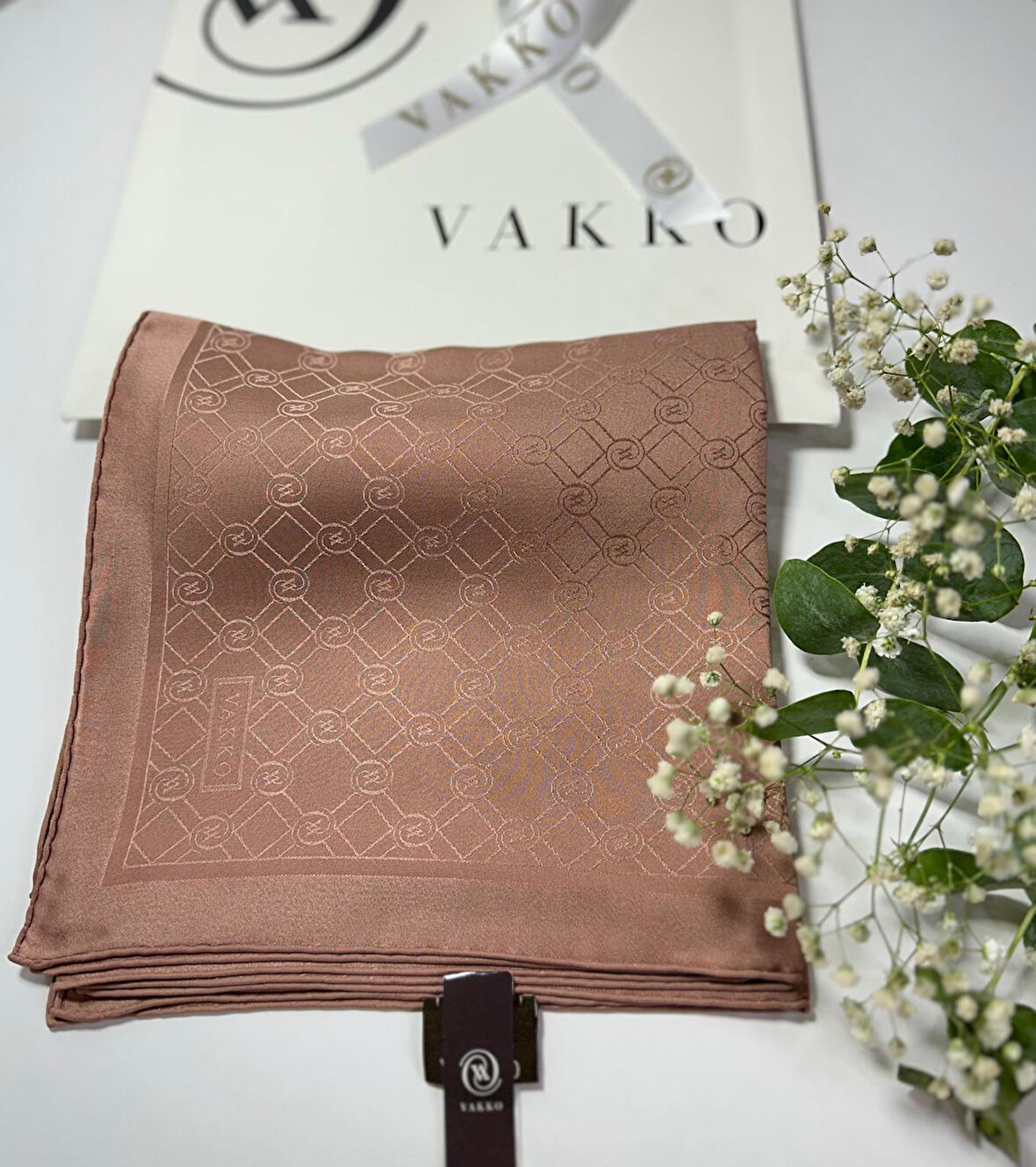 90x90  JAKARLI SAF İPEK EŞARP - 05493