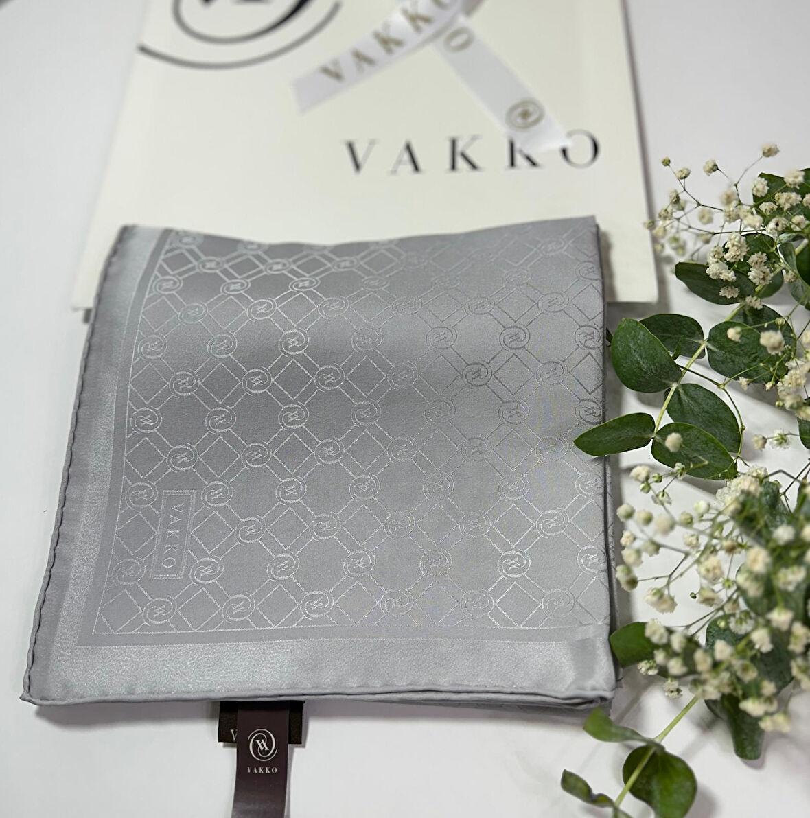 90x90  JAKARLI SAF İPEK EŞARP - 05493