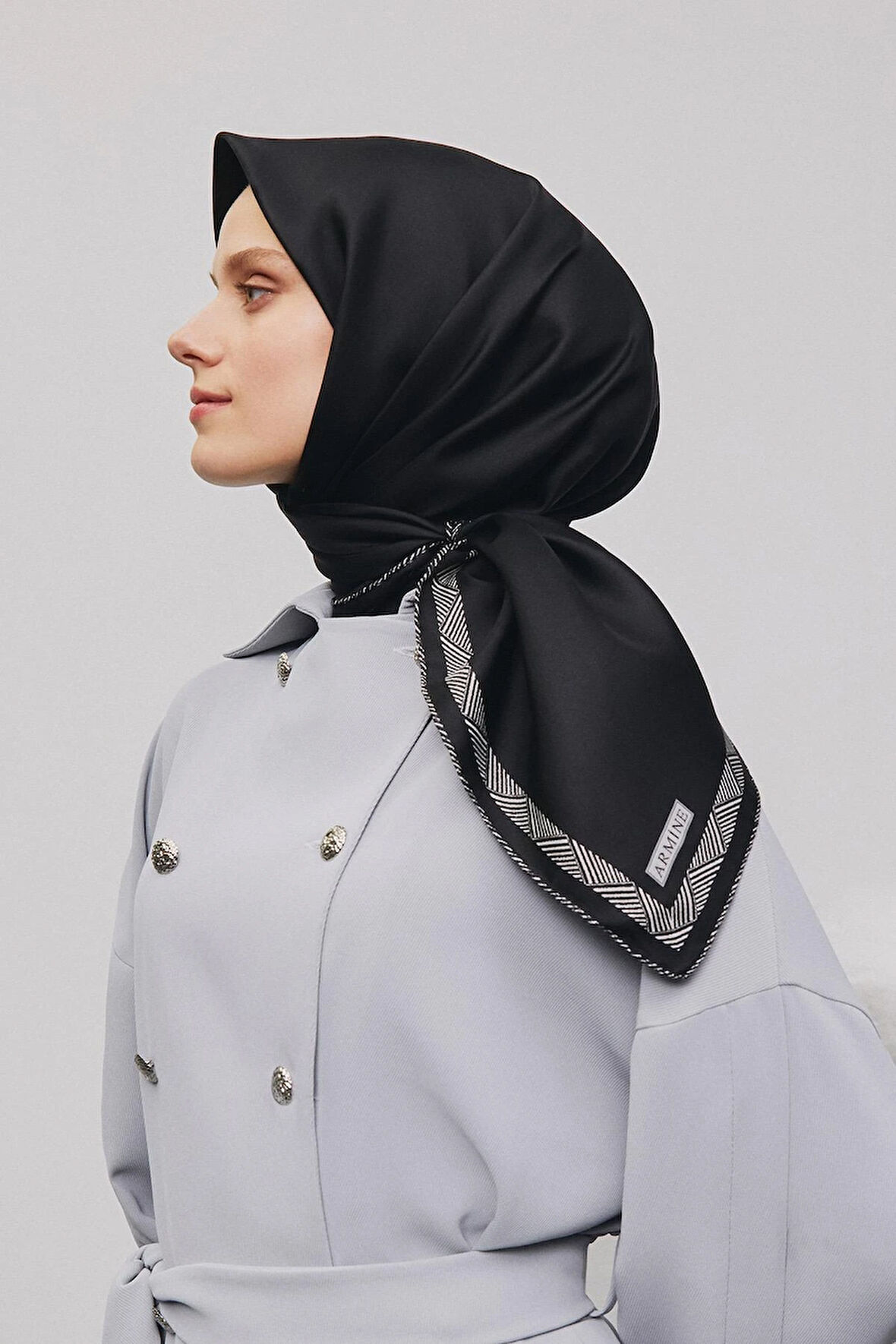 Klasik Desenli Saf İpek Sura Eşarp 9357D