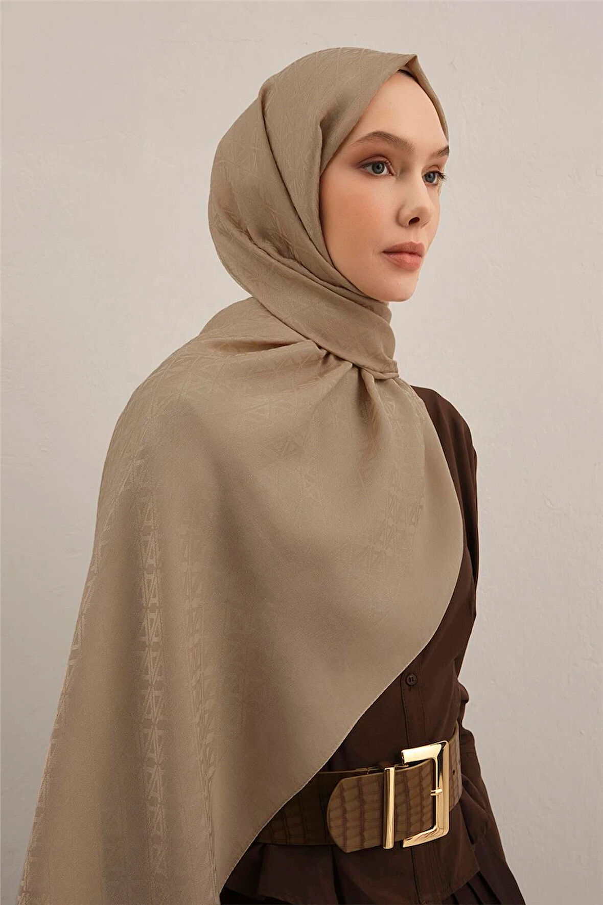 Lyocell Naia Üçgen Monogram Şal 5