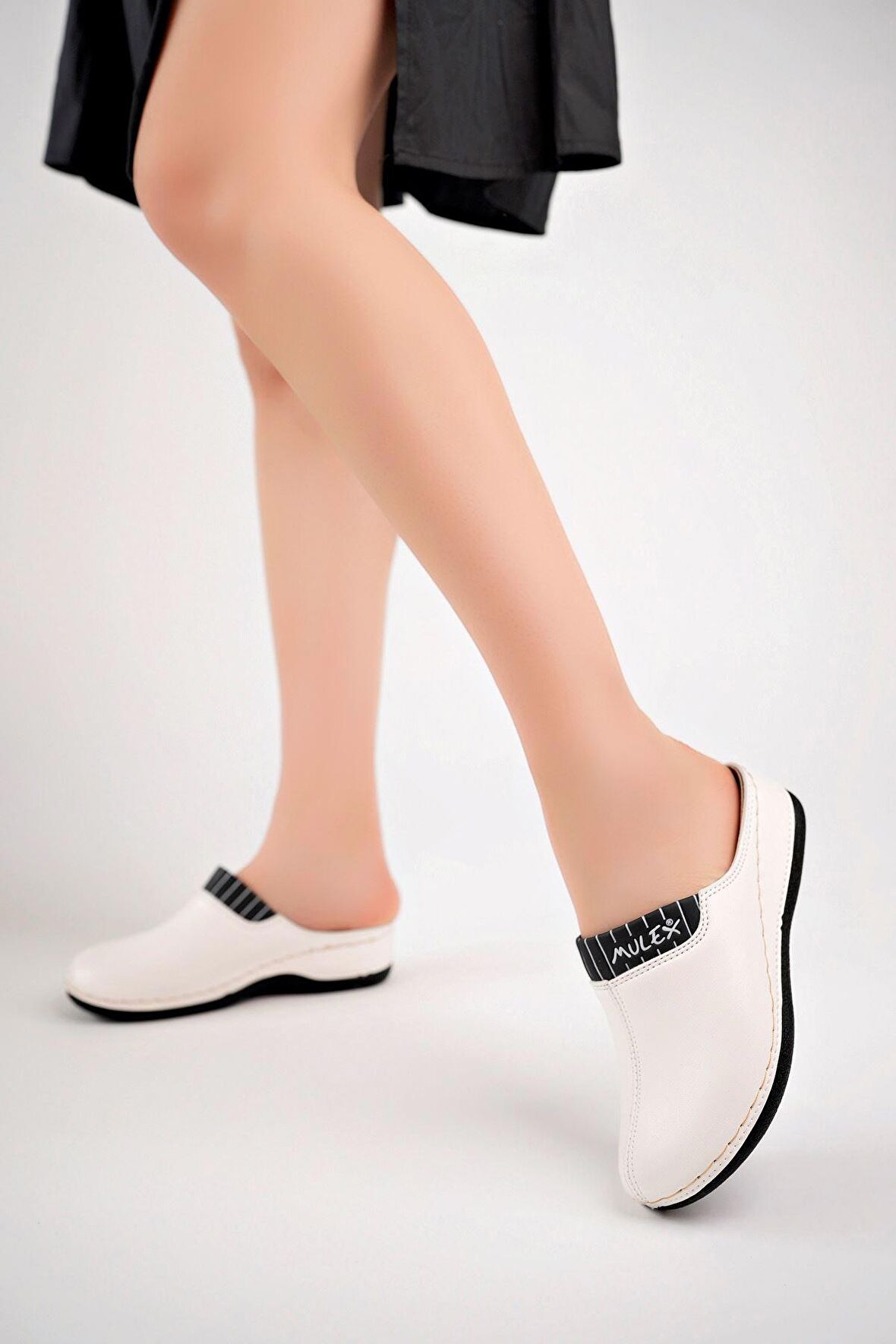 Ortopedik Ped Burnu Kapalı Beyaz Terlik