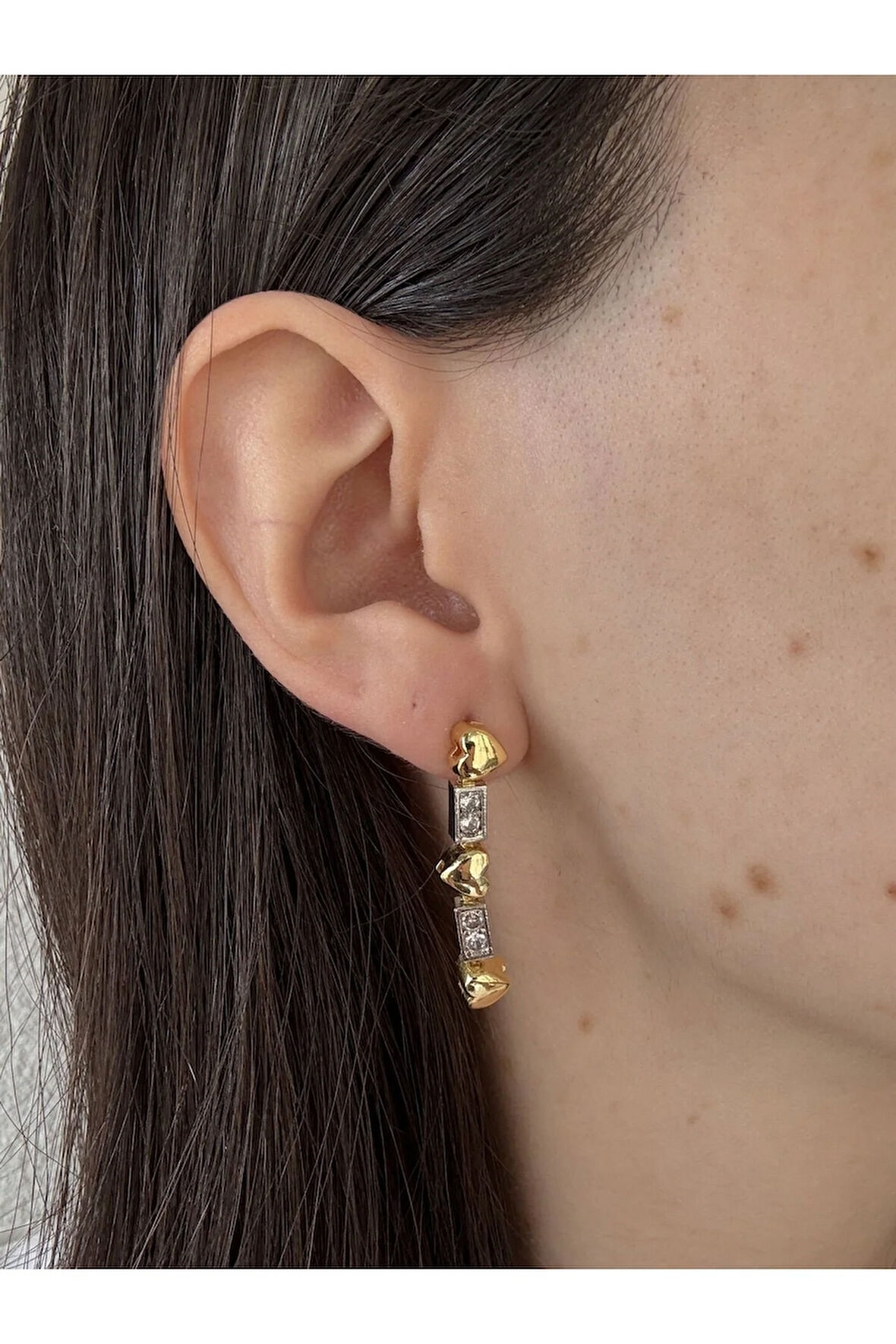 Kalp Desenli Sallantılı Küpe