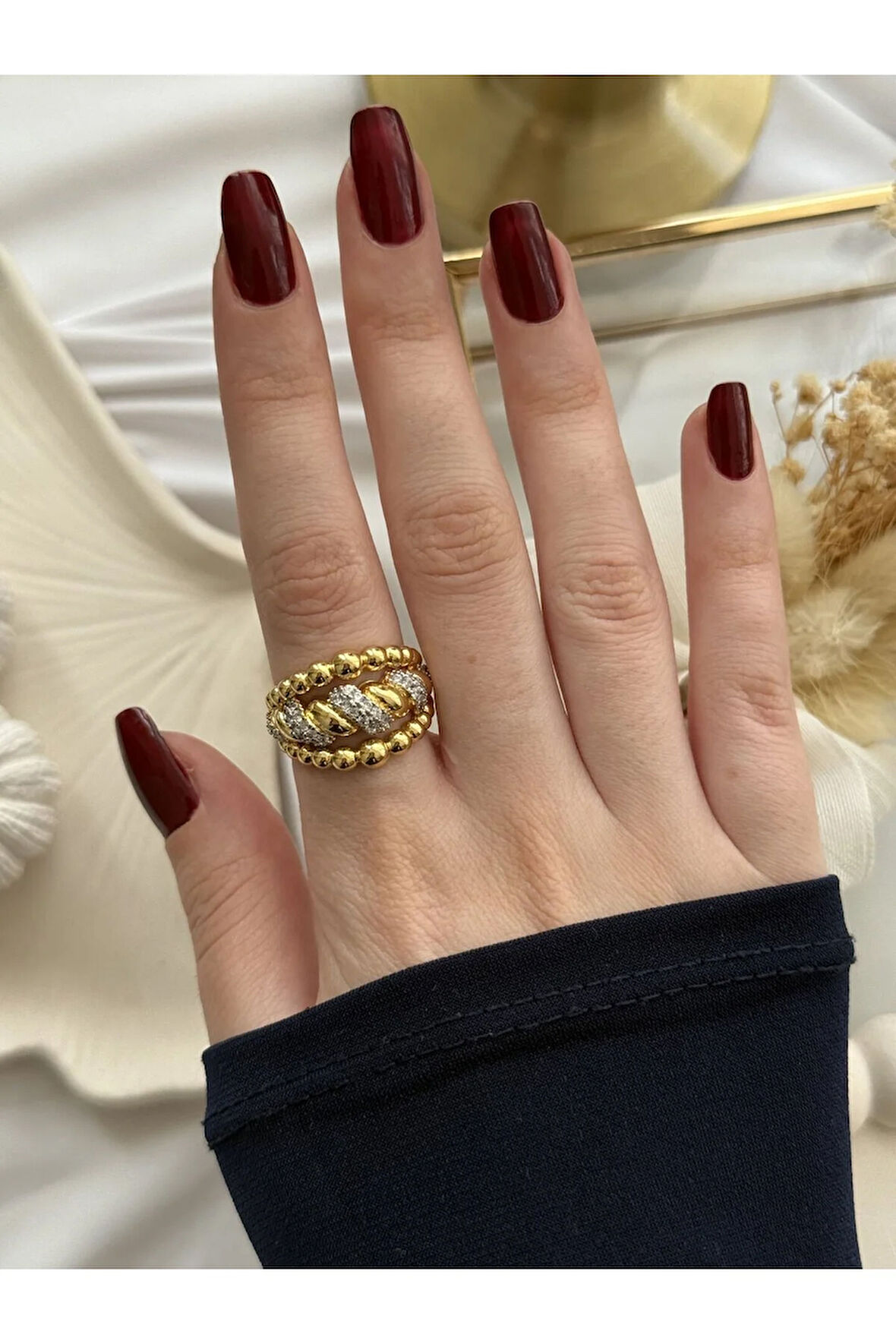 Taşlı Burgulu Gold Yüzük