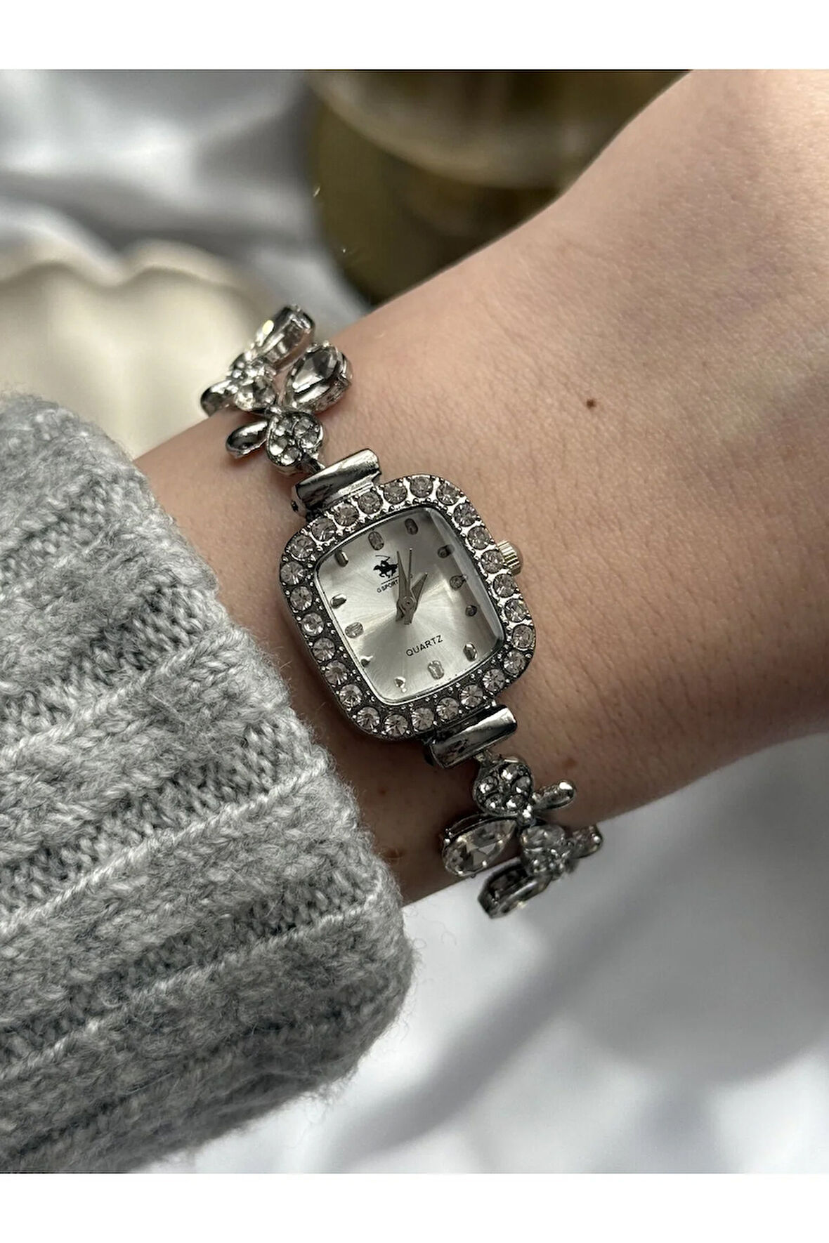 Çiçek Motifli Bileklik Model Saat