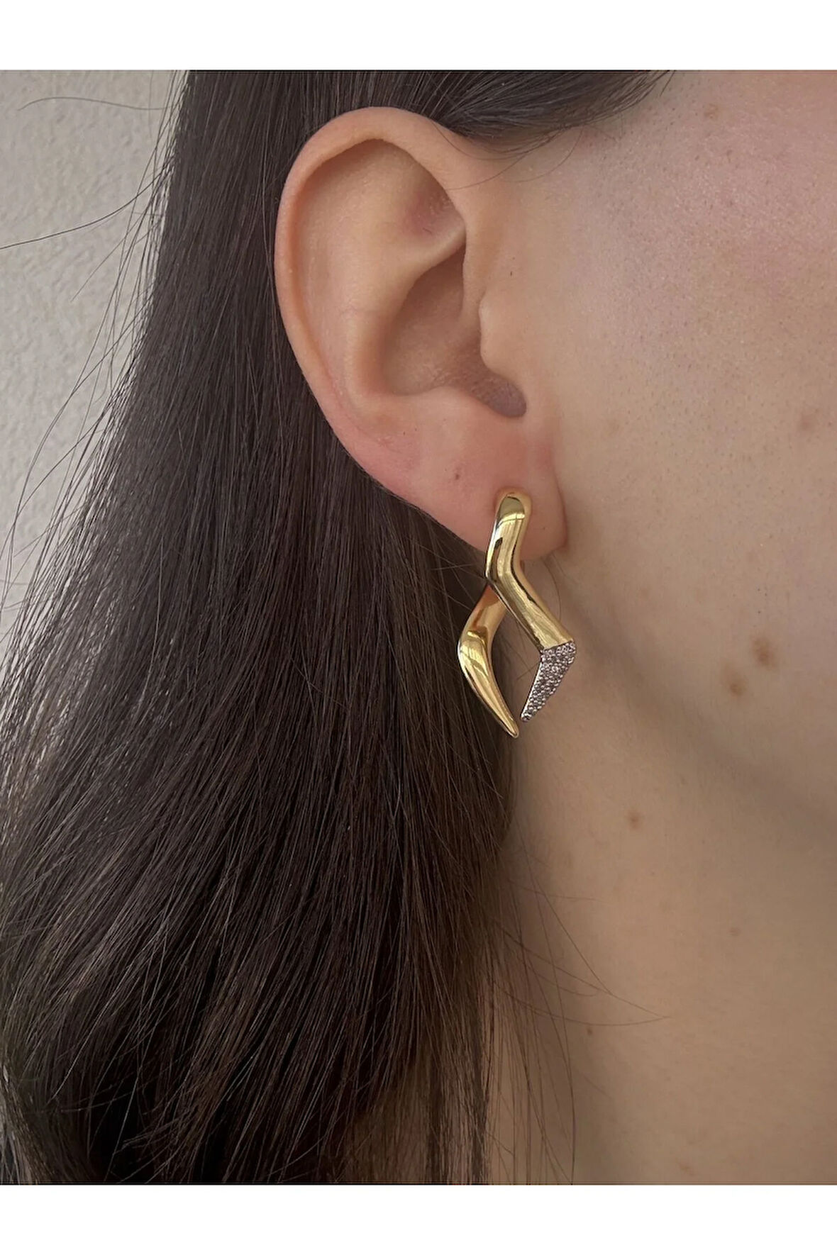 Zirkon Tasarım Küpe