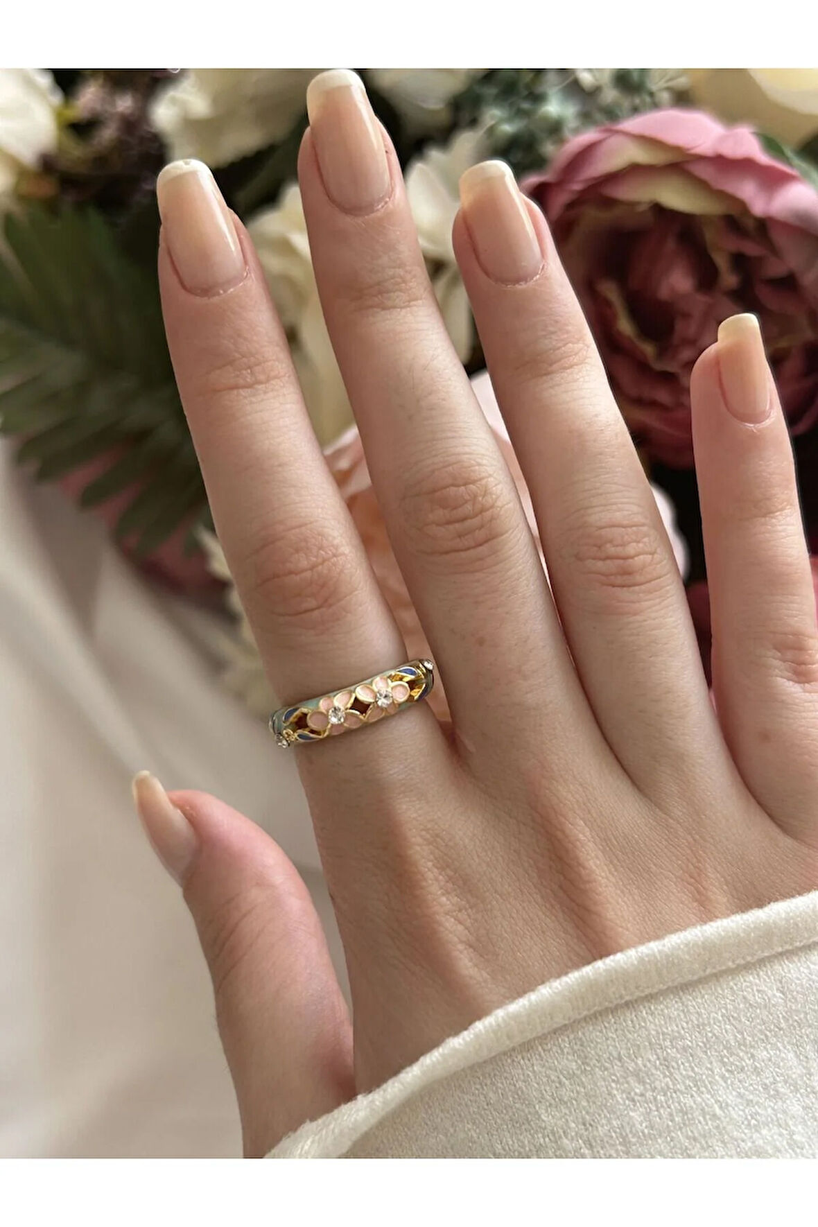 Mineli Pembe Çiçek Detay Yüzük