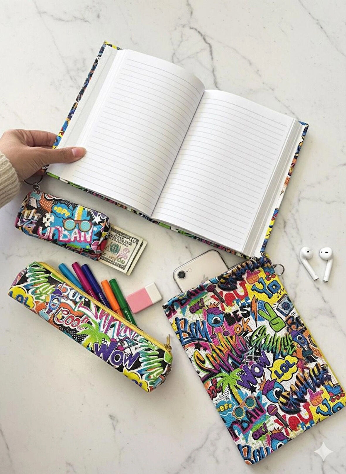 Atakids Lizy Desenli Defter, Kalemlik, Cüzdan ve Makyaj Çantası Seti (Defter: 168 yp, 14*20)