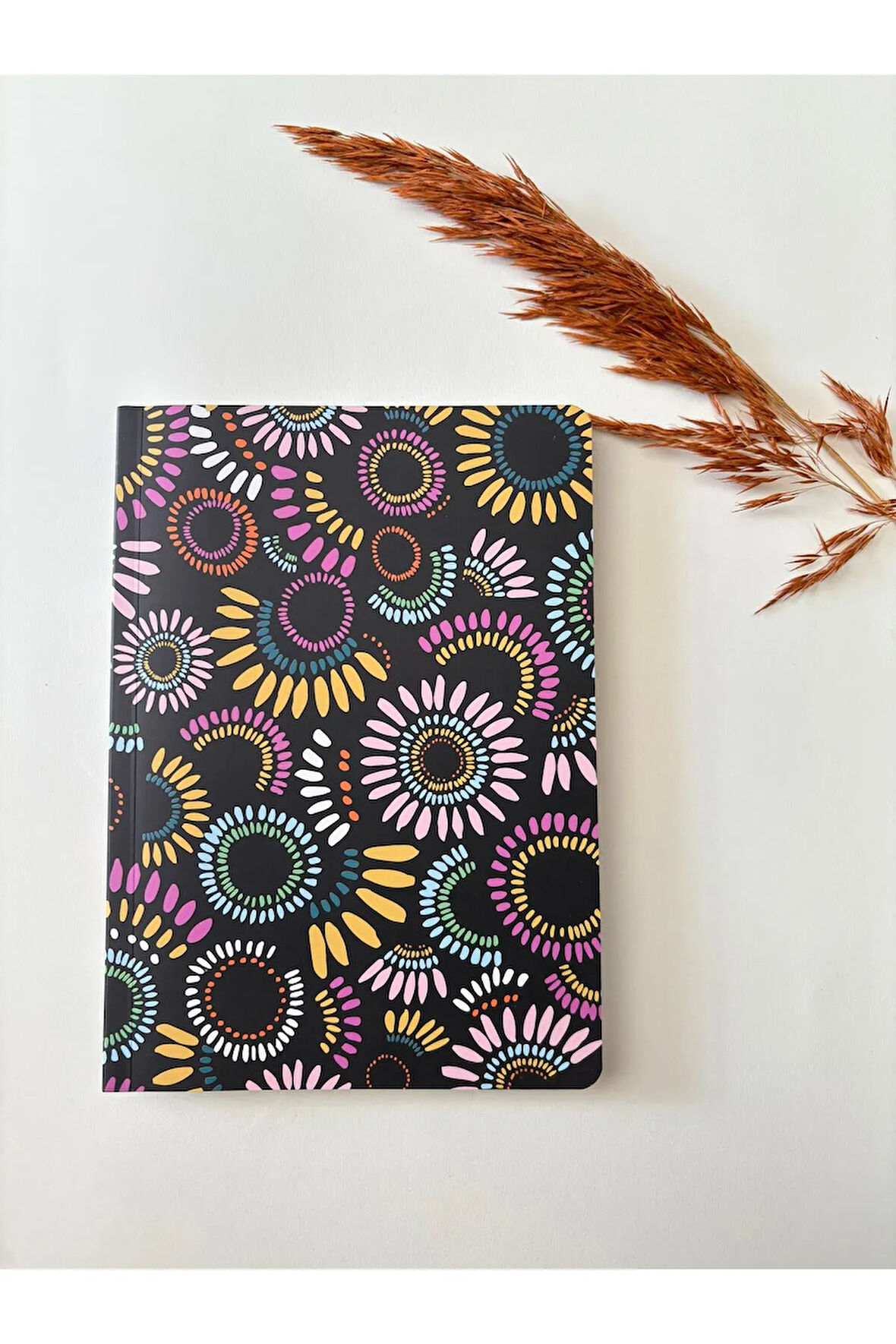 Atakids Lizy Karton Kapak Renkli Sayfalı Çizgili Defter – 128 Sayfa / 21x15 cm