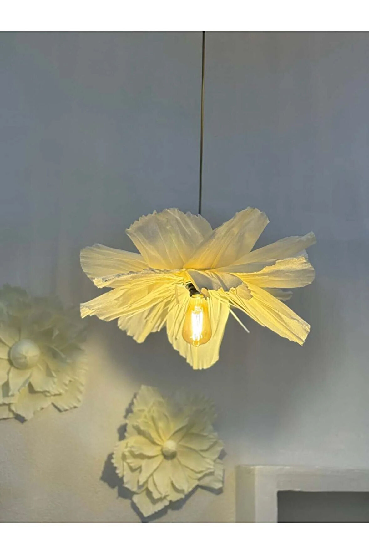 İtalyan Krapon Kağıt Krem Flora El Yapımı Sarkıt Avize