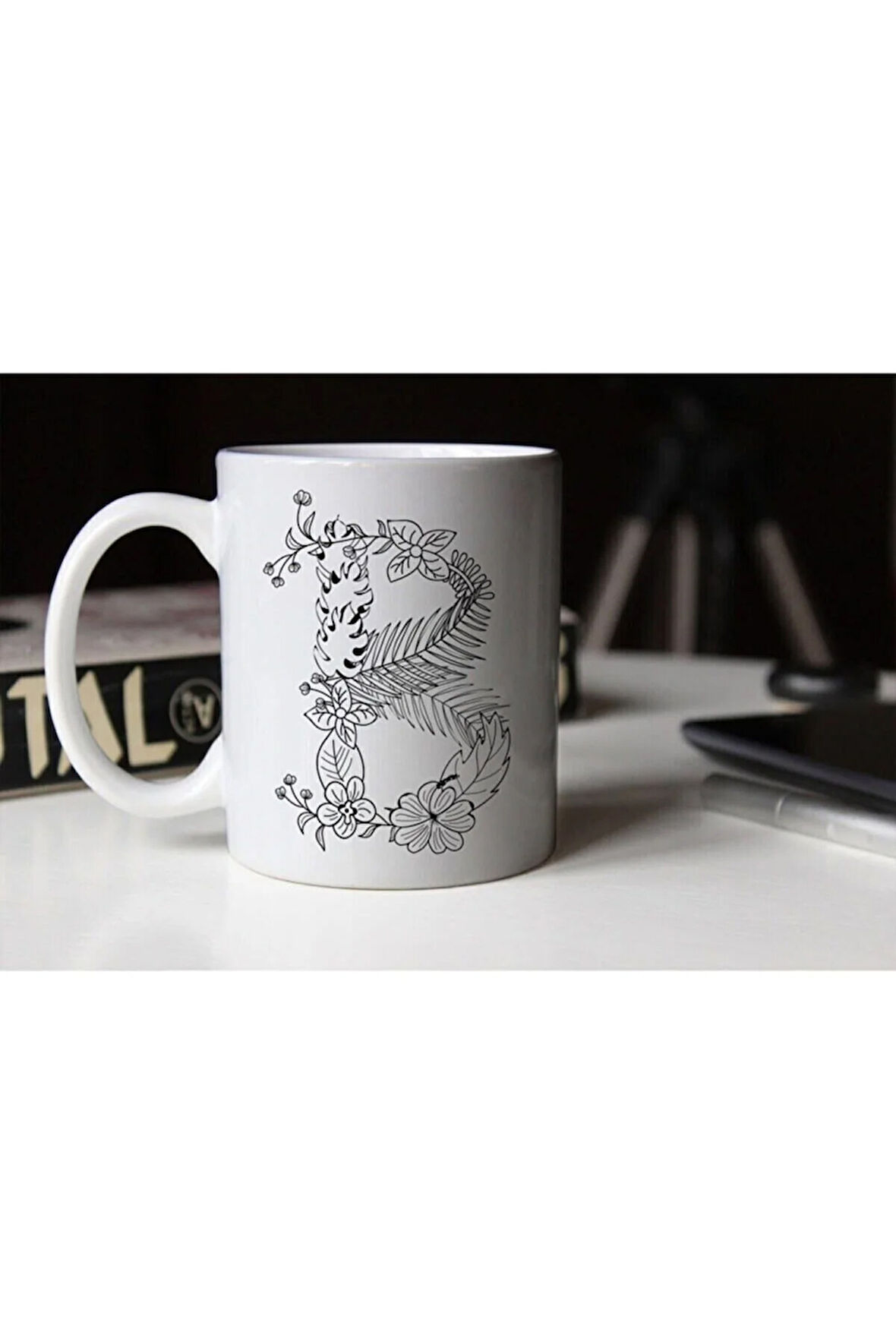 Özel Tasarım Siyah-beyaz Çiçekli B Harfi Baskılı Porselen Kupa Tfs