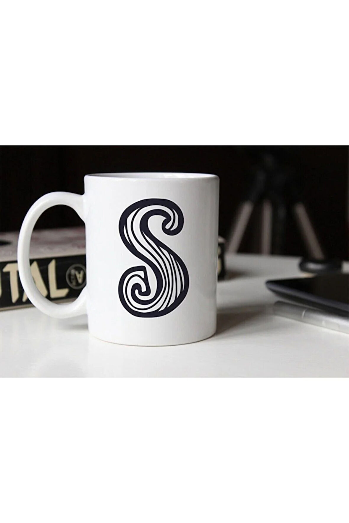 Siyah Beyaz Çizgili S Harfli Porselen Kupa Tfsbh-