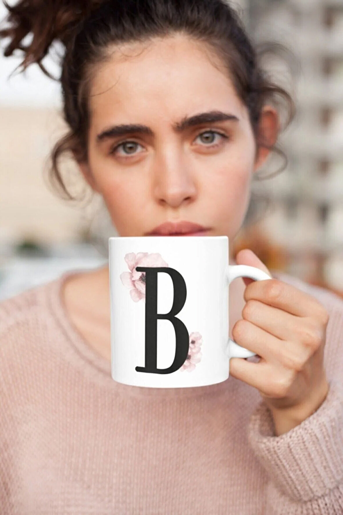 B Harfi Pembe Çiçek Baskılı Kupa Beyaz