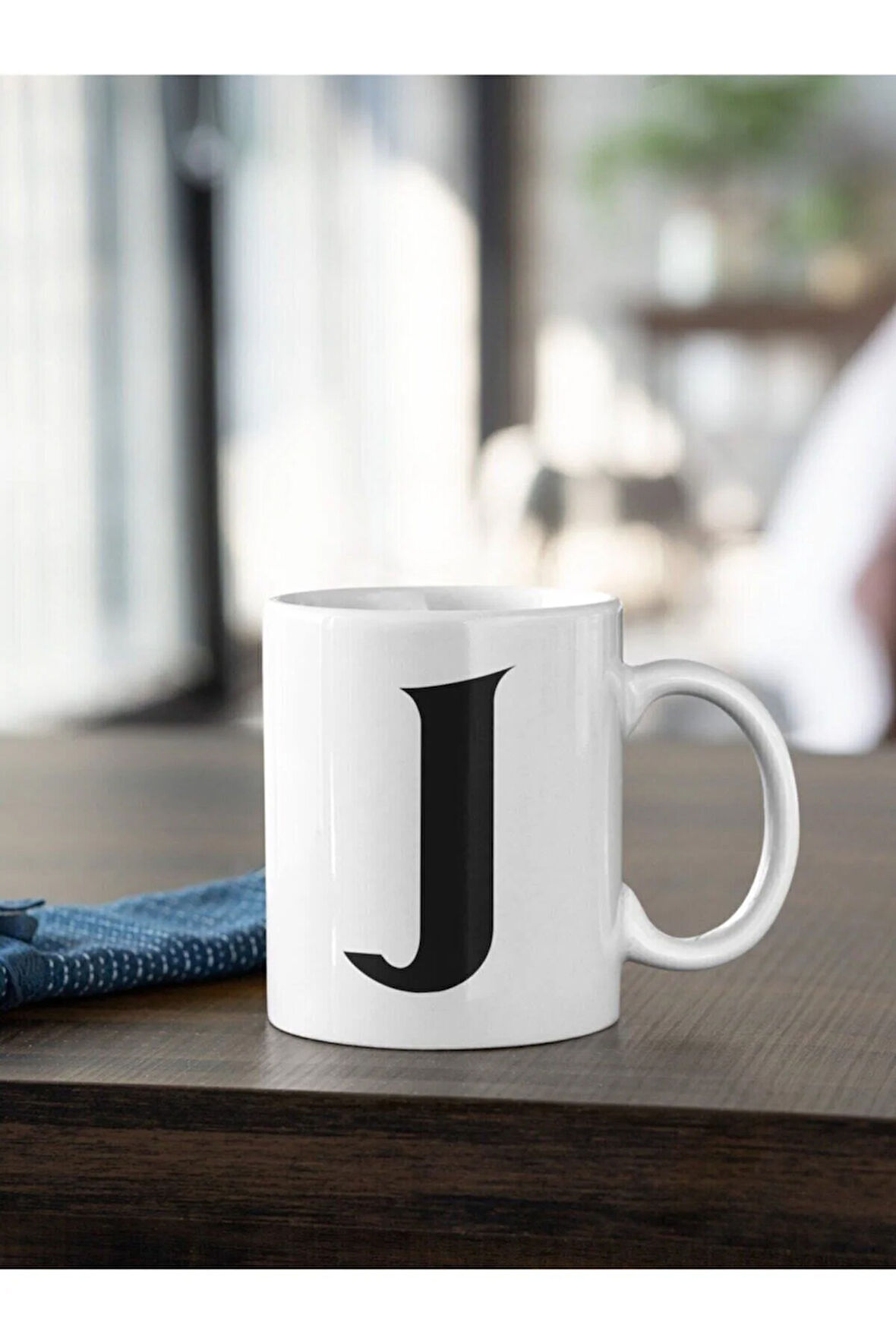J Harfi Siyah Baskılı Kupa Beyaz Porselen