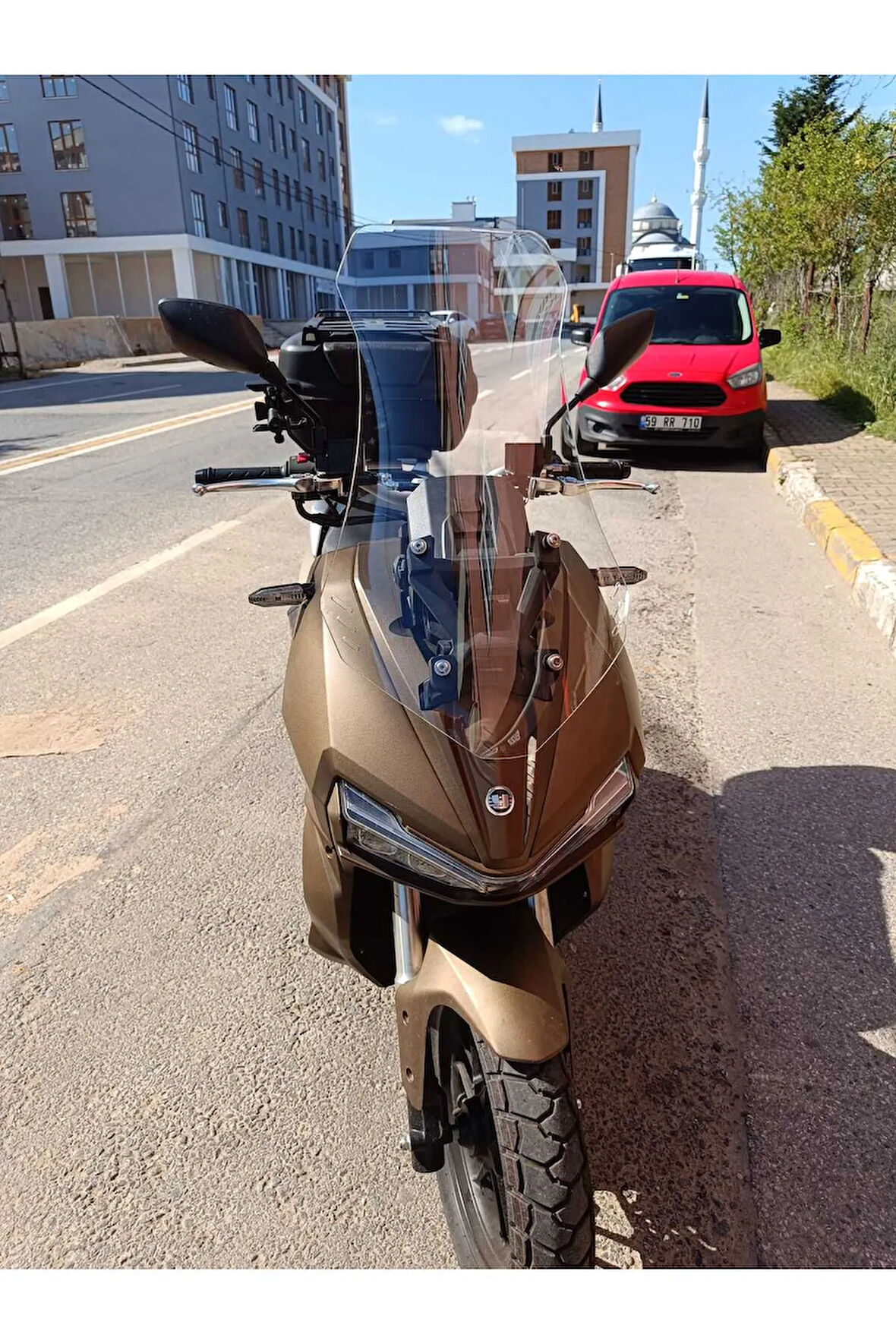 Yuki Adventure 150 Siperlik Ön Cam 2021 2024 Model 55cm Şeffaf Renkli 4mm KISA SPOR CAM