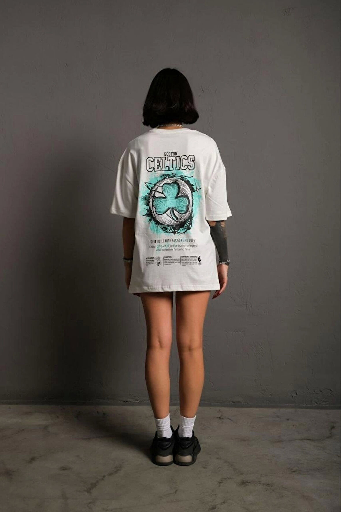 Kadın Sırt Baskılı T-shirt - Beyaz