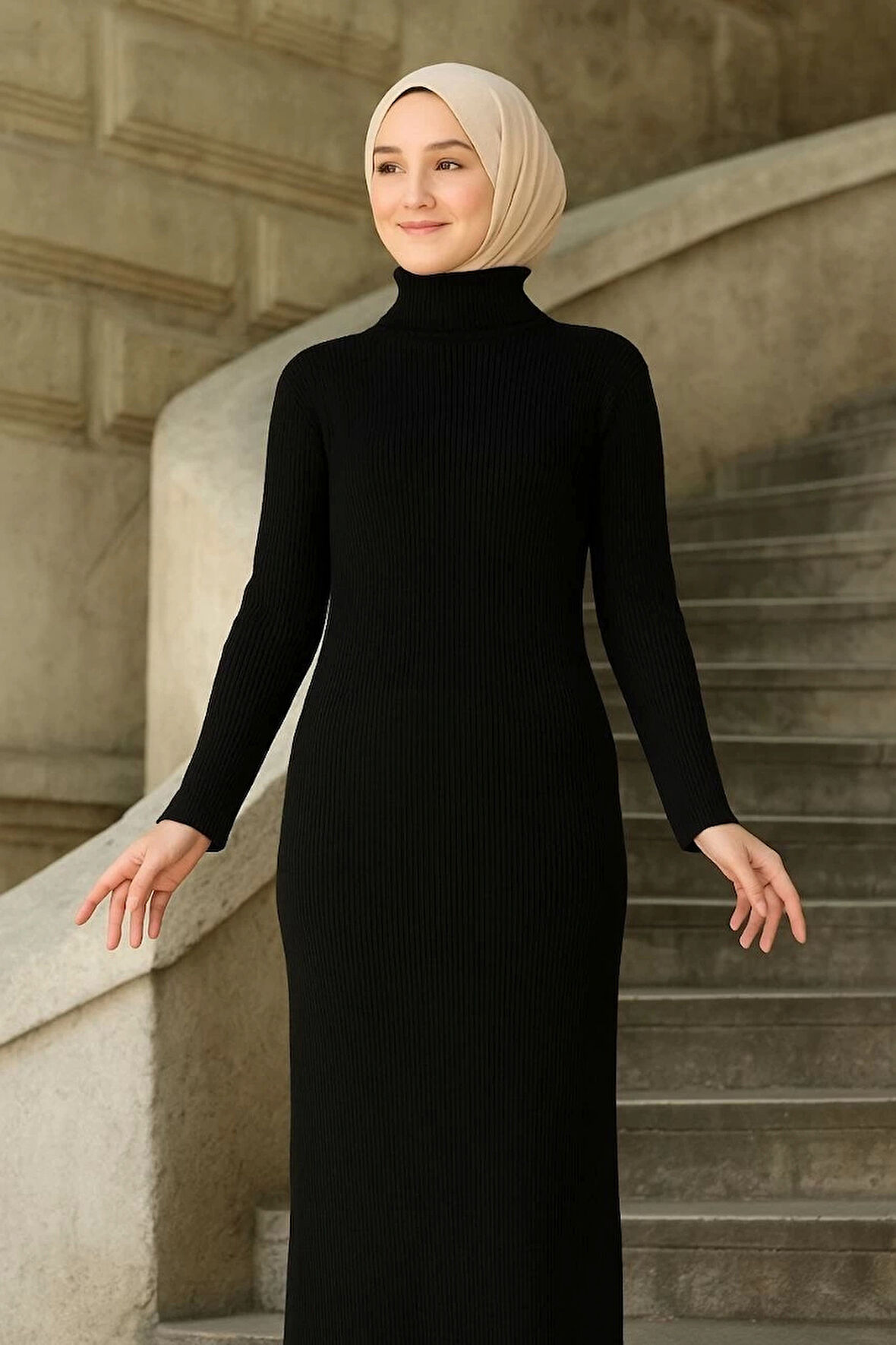 Kadın Boğazlı Uzun Fitilli Tesettüre Uygun Triko Dokuma Elbise - Siyah