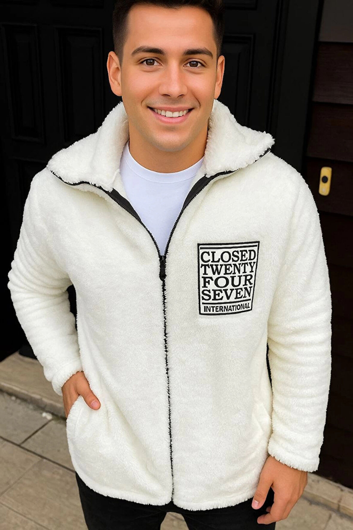 Erkek Polar Fermuarlı Sweatshirt – Kapüşonsuz, Cepli, Yumuşak Dokulu, Oversize Rahat Kalıp, Kışlık Sıcak Tutan Fermuarlı Üst - Beyaz