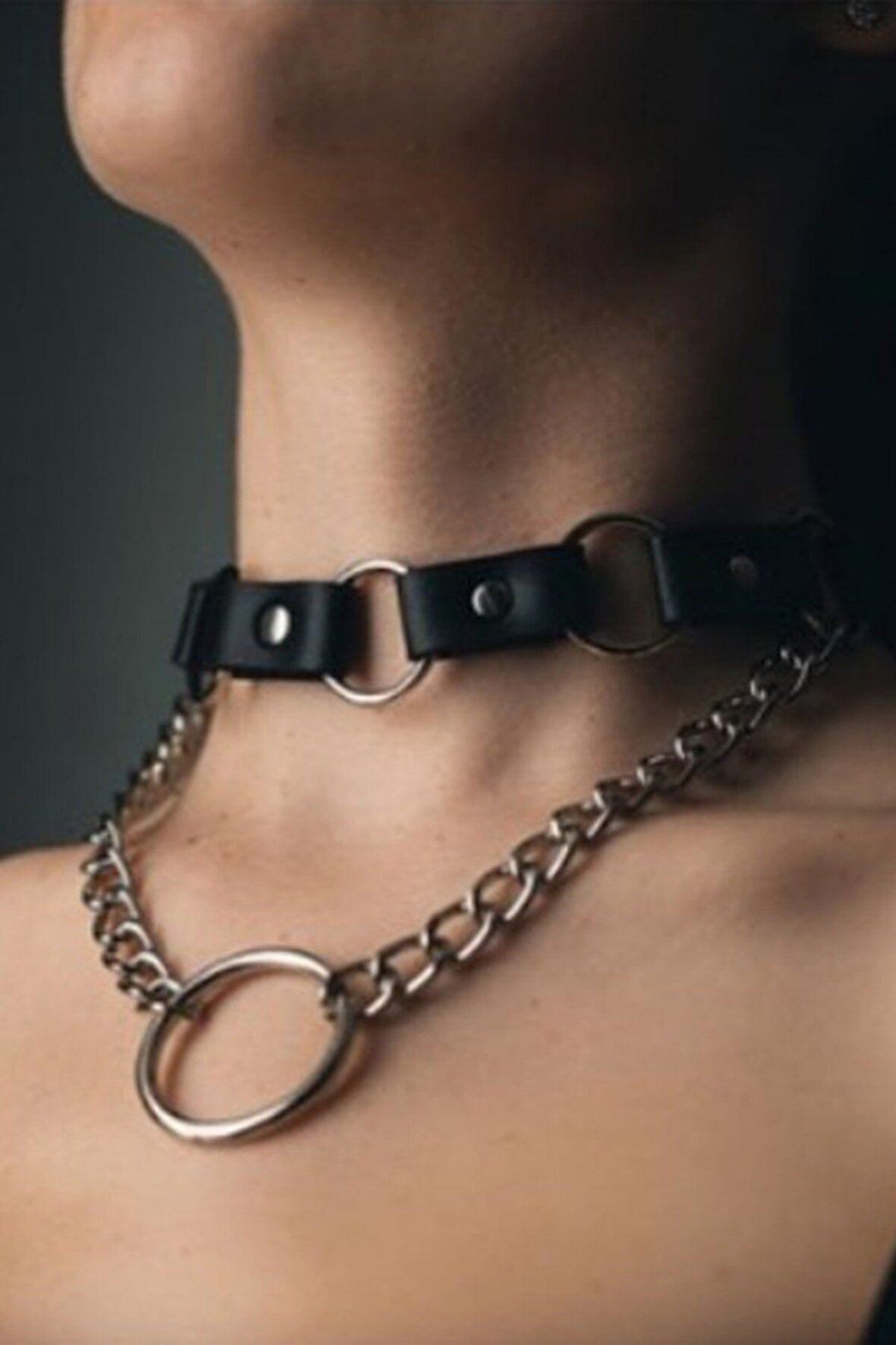 Zincir Ve Halka Detaylı Şık Deri Choker