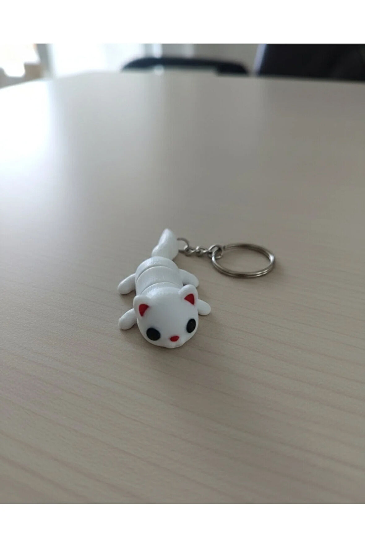 Sevimli Beyaz Yavru Kedi 3D Baskı Anahtarlık - Hareketli Eklemler!