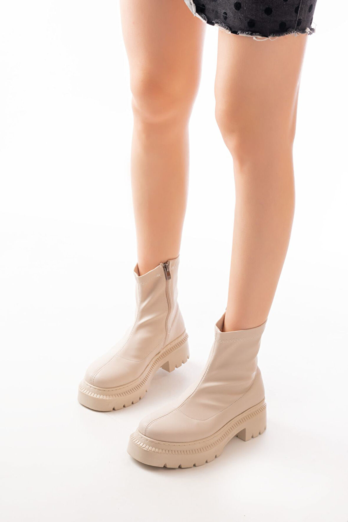 236-2011 Bej Streç Fermuarlı Günlük Kadın Bot