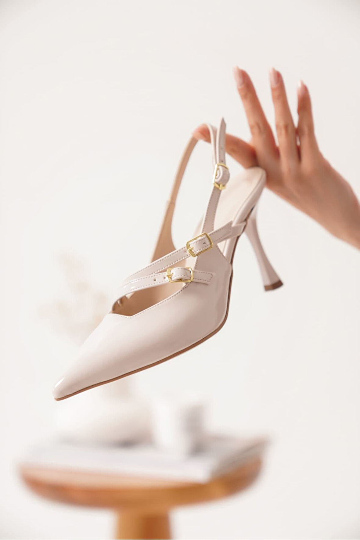 Lenora Kadın Bej Rugan Topuklu Ayakkabı