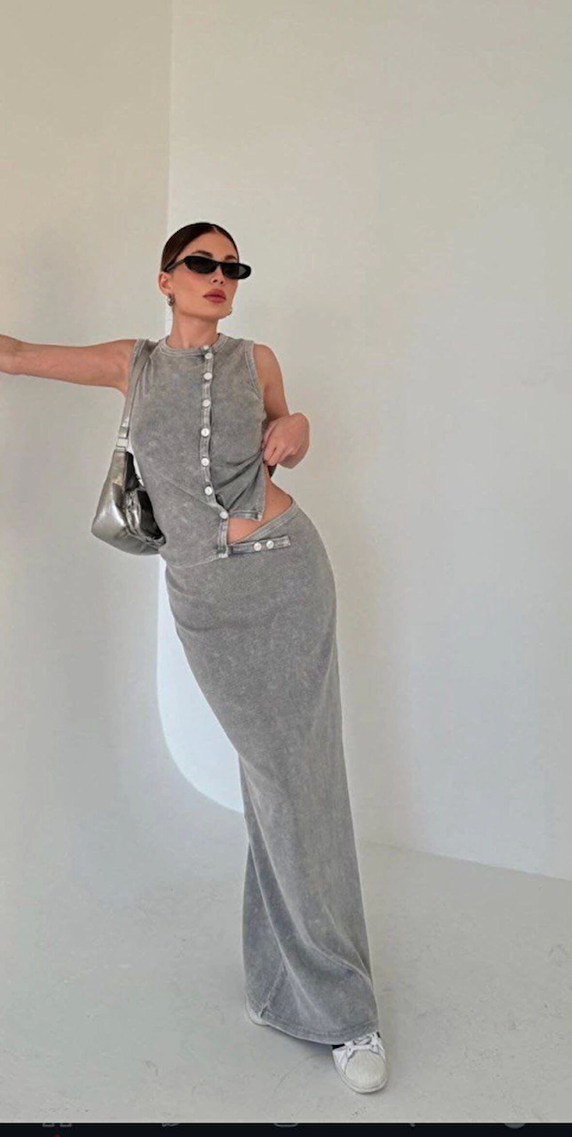 Uzun Etekli Önü Düğmeli Badi İkili Takım- Gri