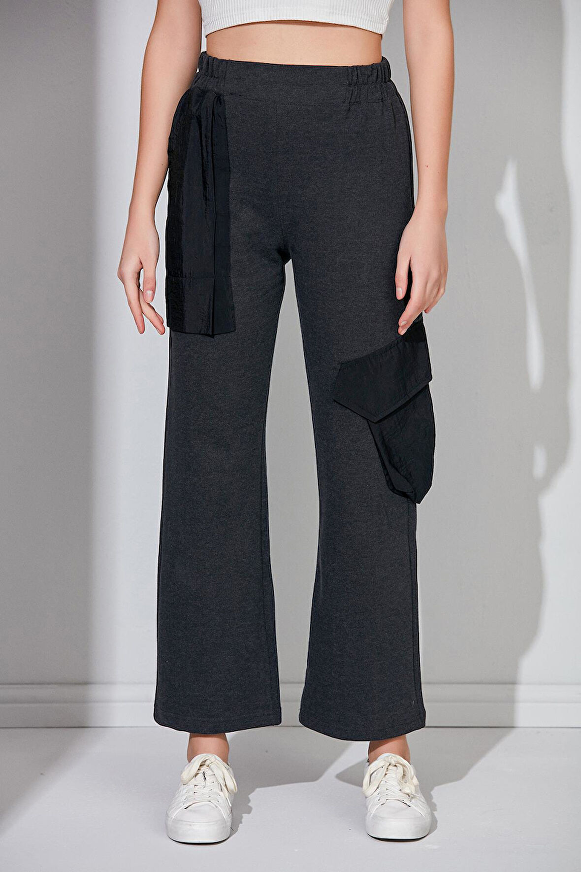 ALEXANDERGARDI YÜKSEK BEL BORU PAÇA CEPLİ EŞOFMAN ALTI (B22-12301)