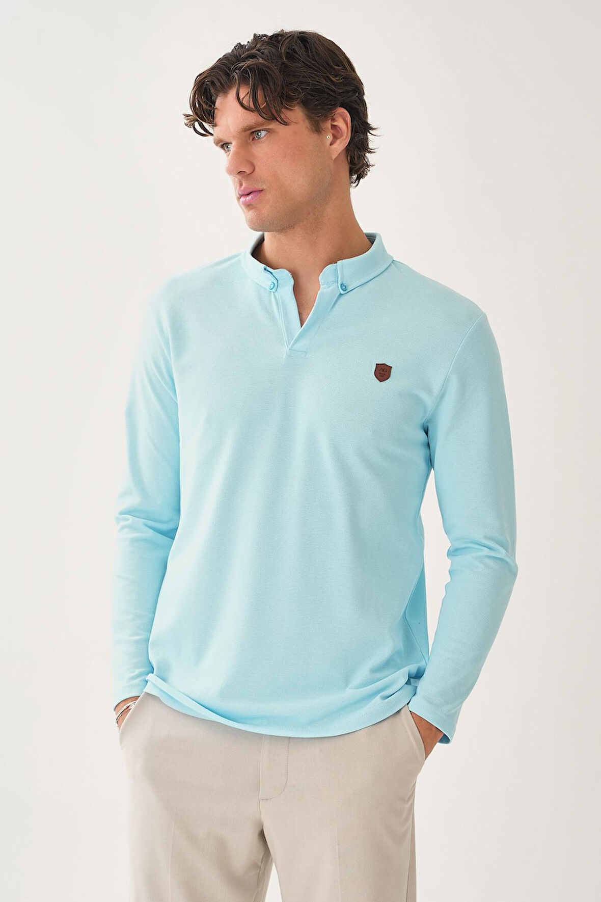 Düğme Detaylı Yarım Yaka Uzun Kollu T-shirt