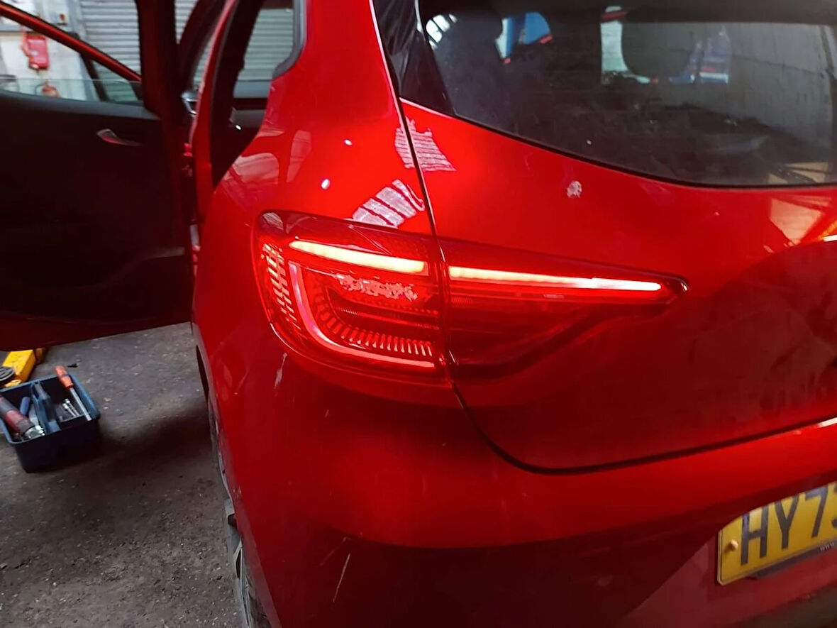 Renault Clio V Icon 2020 Sonrası İç Sağ Stop Lambası