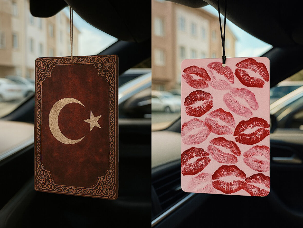 Türk Bayrağı ve Öpücük - İkili Oto Kokusu - Dekoratif Araç Kokusu ve Aksesuarı