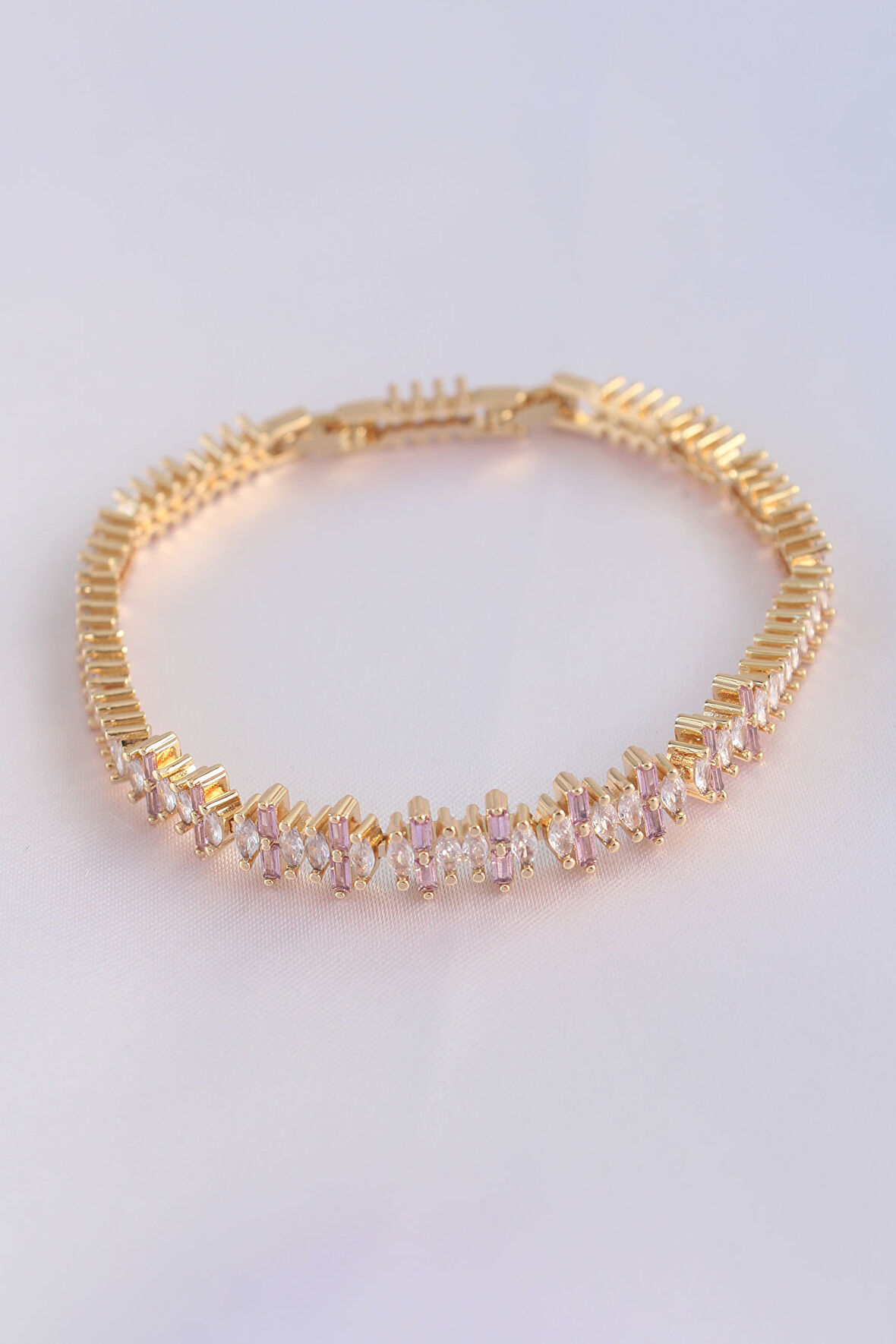 Vip Seri Pirinç Pembe Zirkon Taşlı Gold Renk Baget Model Bileklik alithestereo