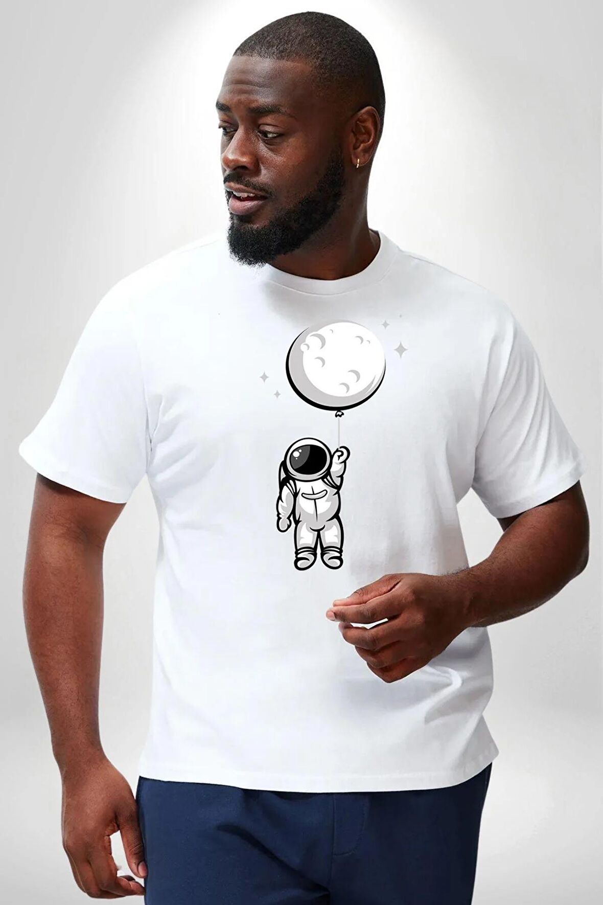 Astronot Ay Balon Beyaz Büyük Beden Kadın Erkek Ünisex  Basic Ön Baskılı Tişört