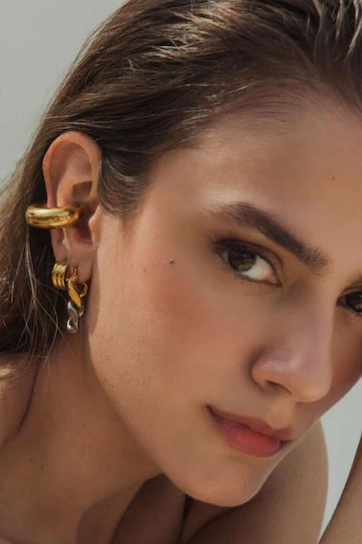 Büyük Bombeli Earcuff Büyük Halka Geçirmeli Kıkırdak Küpesi Gold Renk