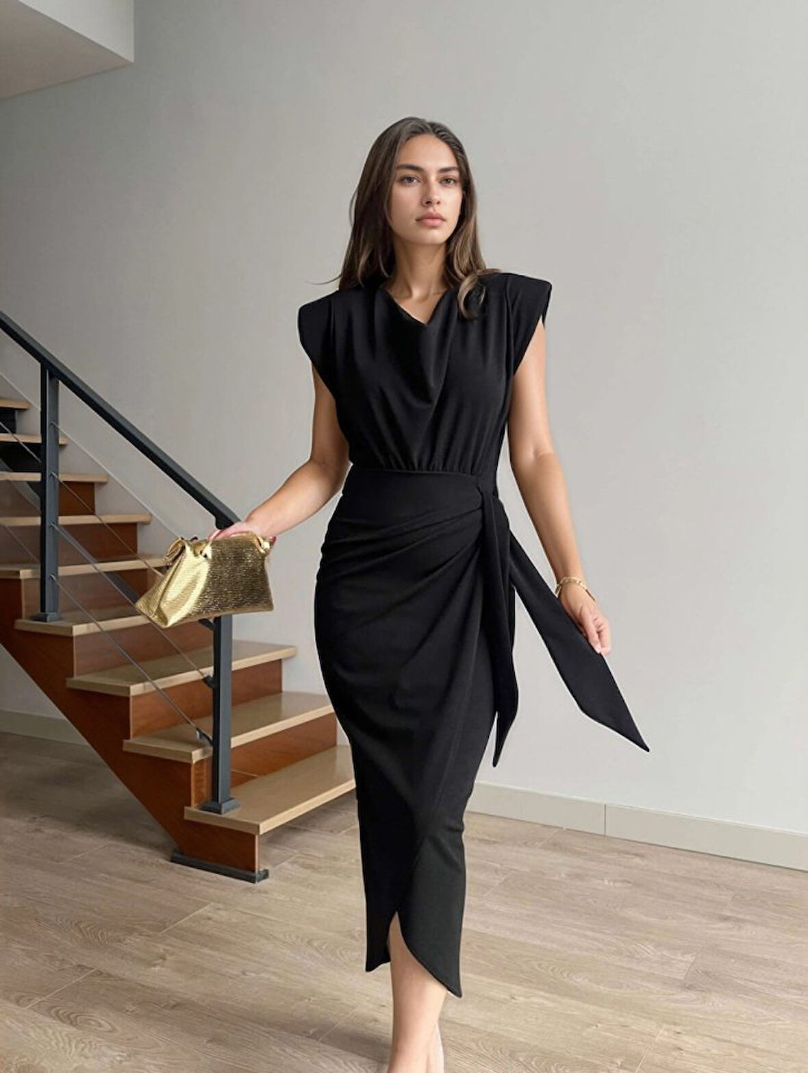 Livizmir Moda Kadın Kolsuz Vatka Detay Degaje Yaka Kruvaze Midi Boy Elbise