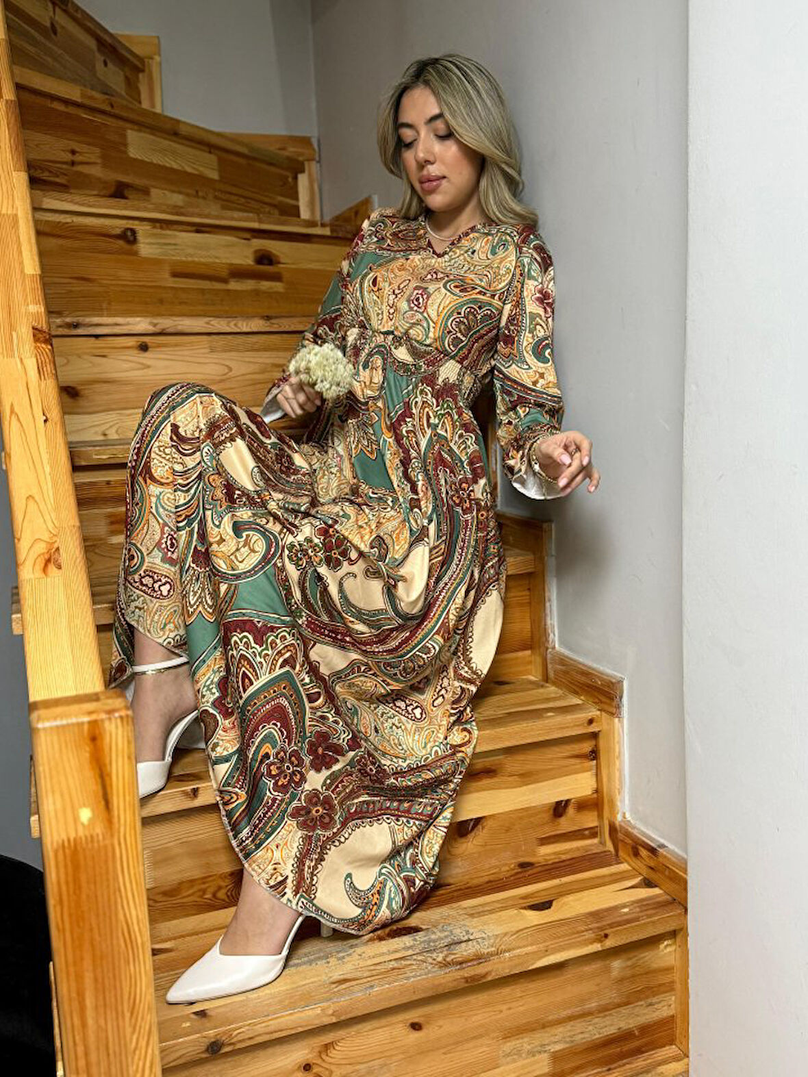 Livizmir Moda Kadın Uzun Kollu V Yakalı Belden Lastikli Desenli Uzun Süprem Elbise