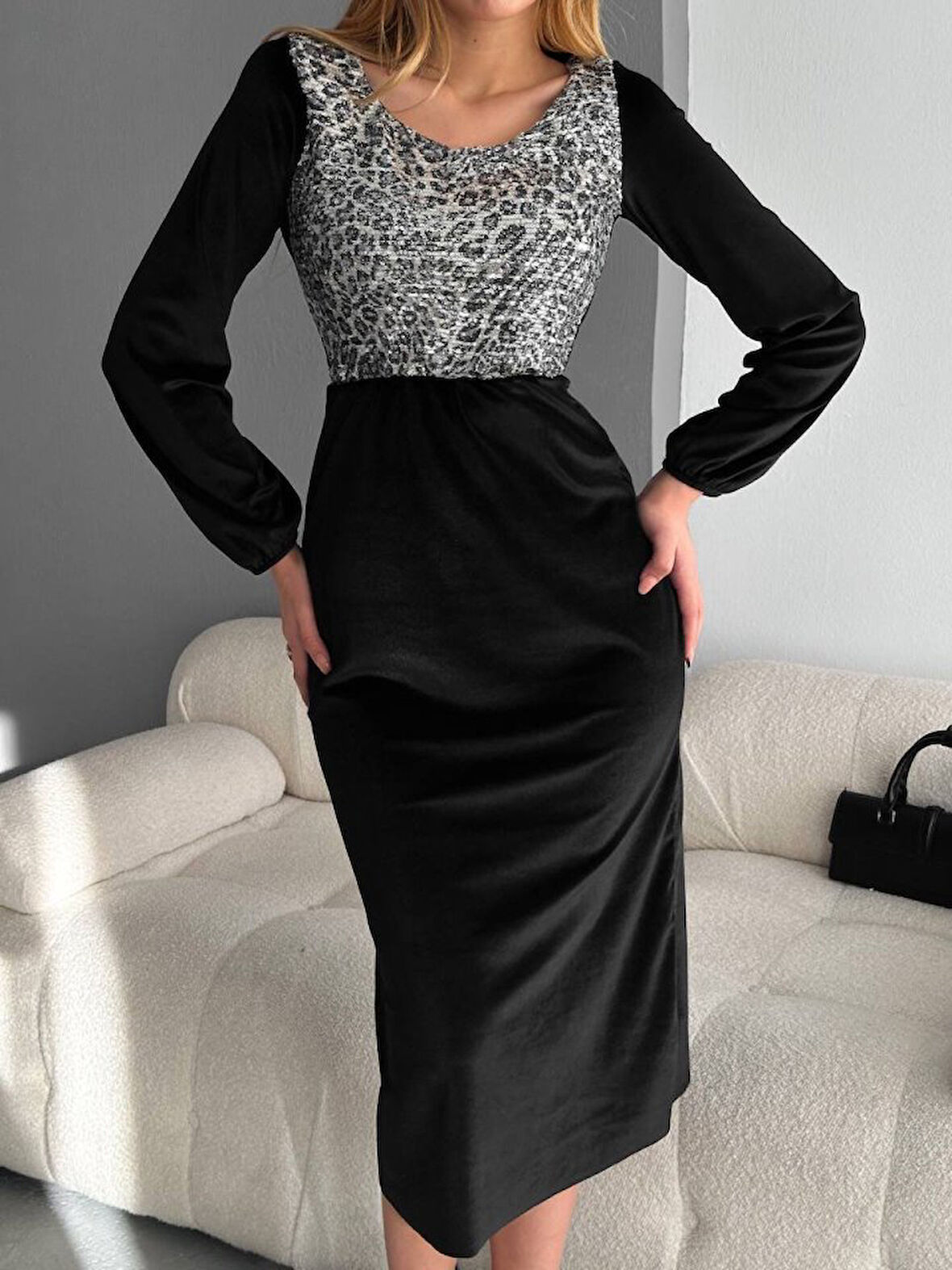 Livizmir Moda Kadın Fırsat ürünü Leopar Desen Pul Payet Işlemeli Midi Boy Kadife Kumaş Elbise