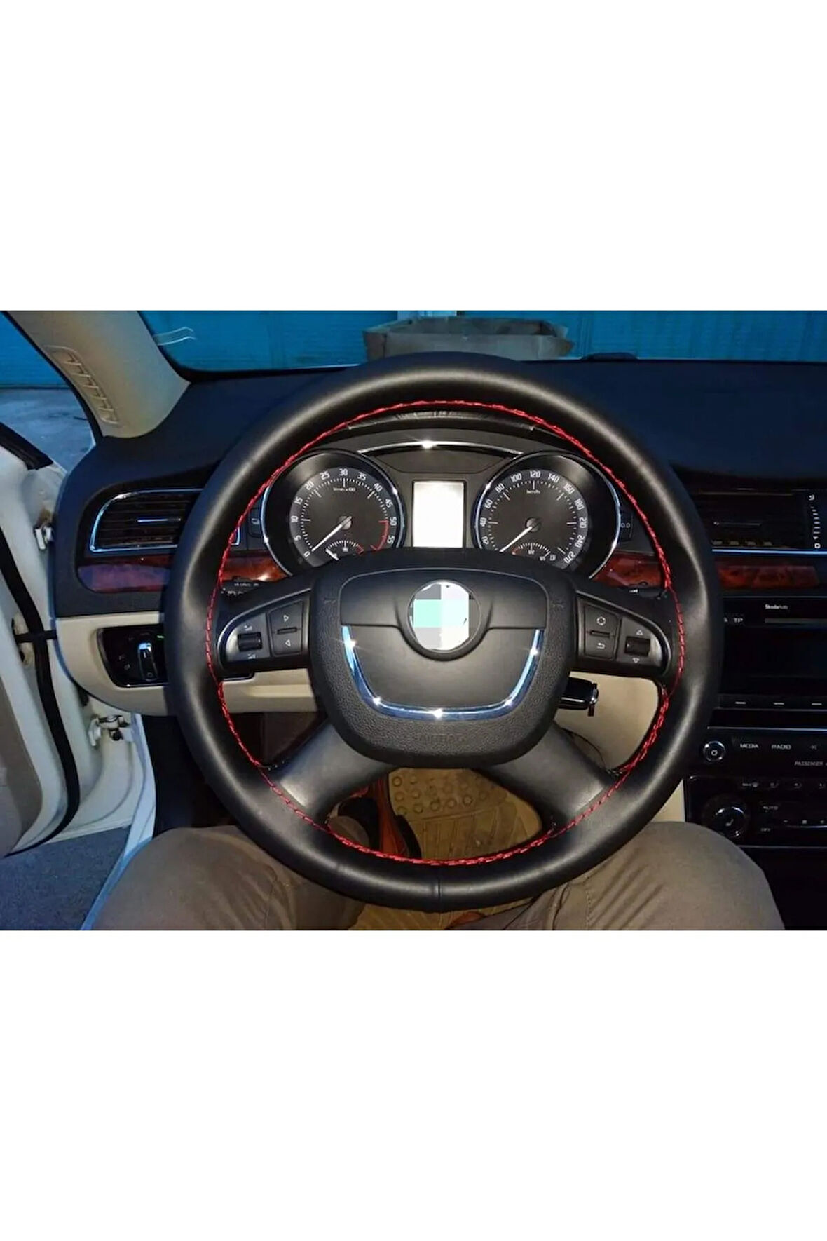 DİKİŞLİ DERİ DİREKSİYON KILIFI / BENTLİ DERİ KIRMIZI DİKİŞLİ