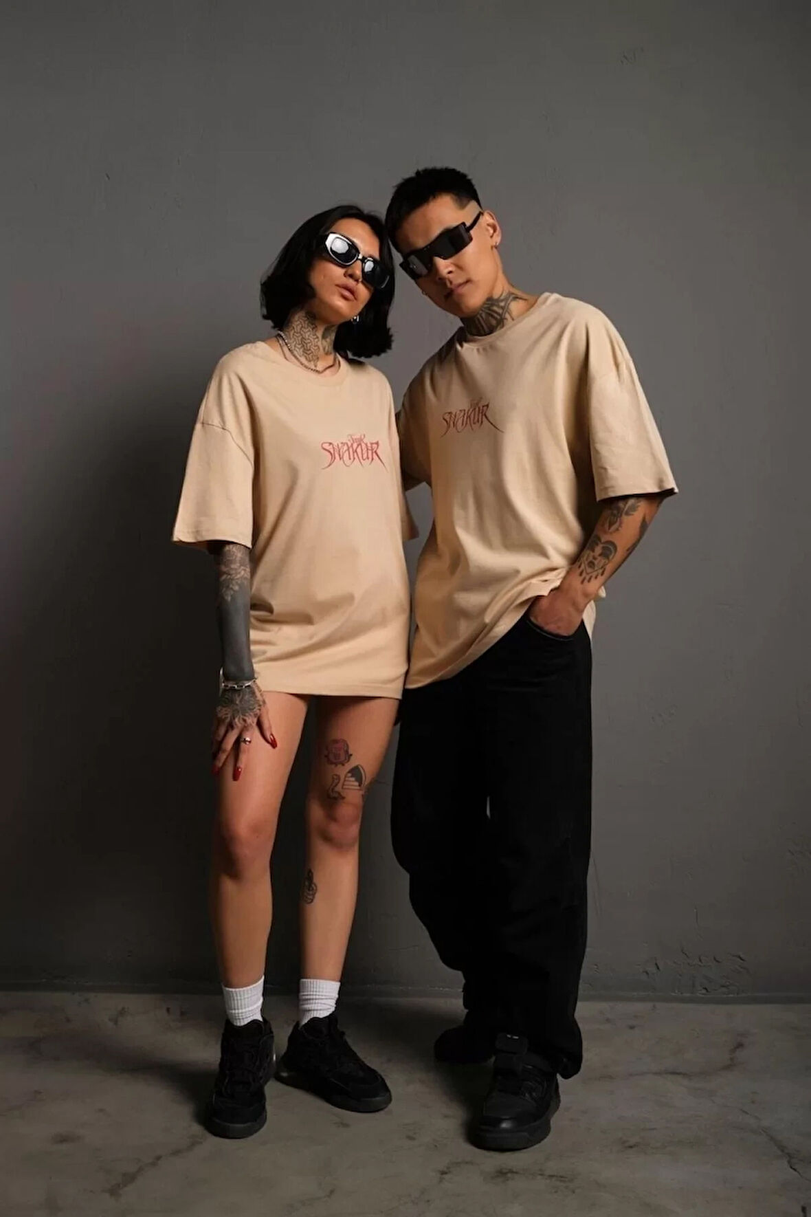 Ünisex SHAKUR Ön ve Arka Baskılı Oversize T-shirt TR-1435