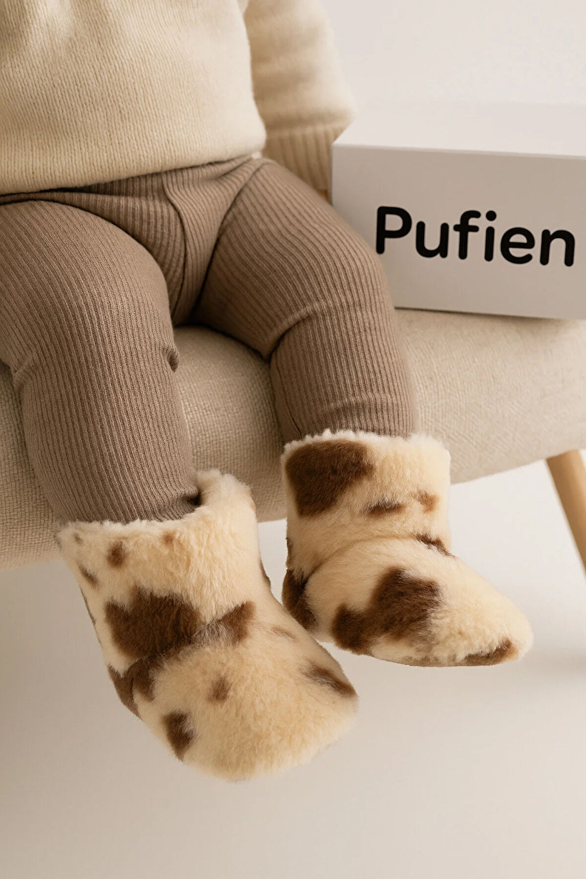 Çocuk ve Bebek Panduf, Kışlık Peluş Bot, Yumuşak, Sıcak Tutan, Kaymaz Tabanlı Ev İçi Patik, Ev Botu