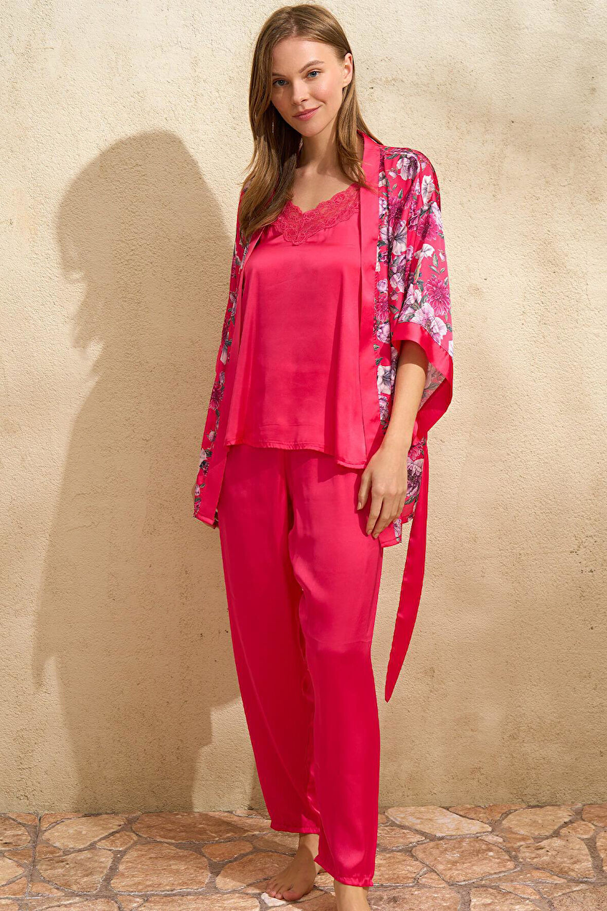 Saten Çiçek Baskılı Sabahlık Dantelli Atlet Ve Pantolon Pijama 3'lü Takım